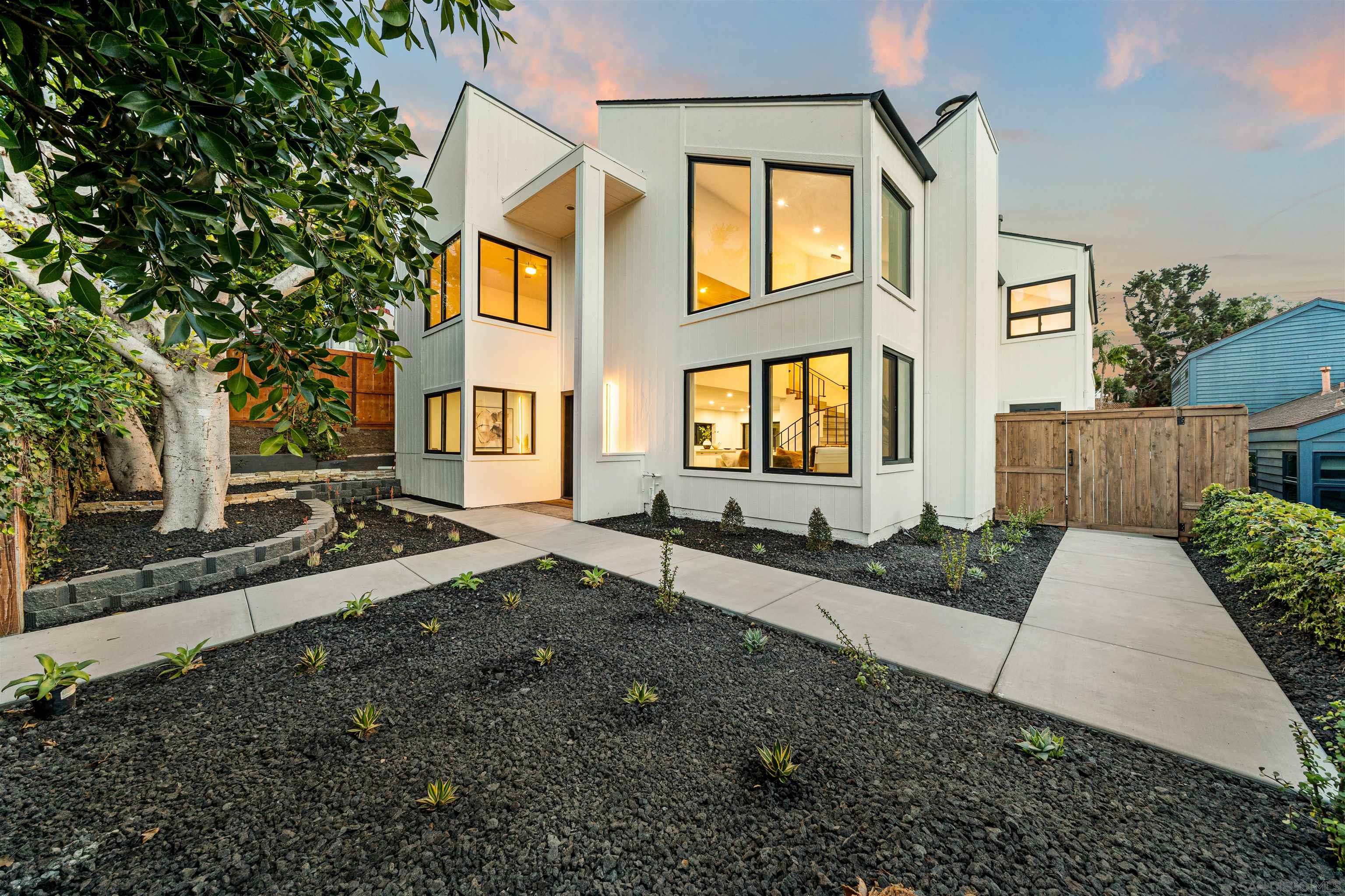 Detail Gallery Image 16 of 29 For 2029  Del Mar Heights Rd, Del Mar,  CA 92014 - 4 Beds | 4/1 Baths