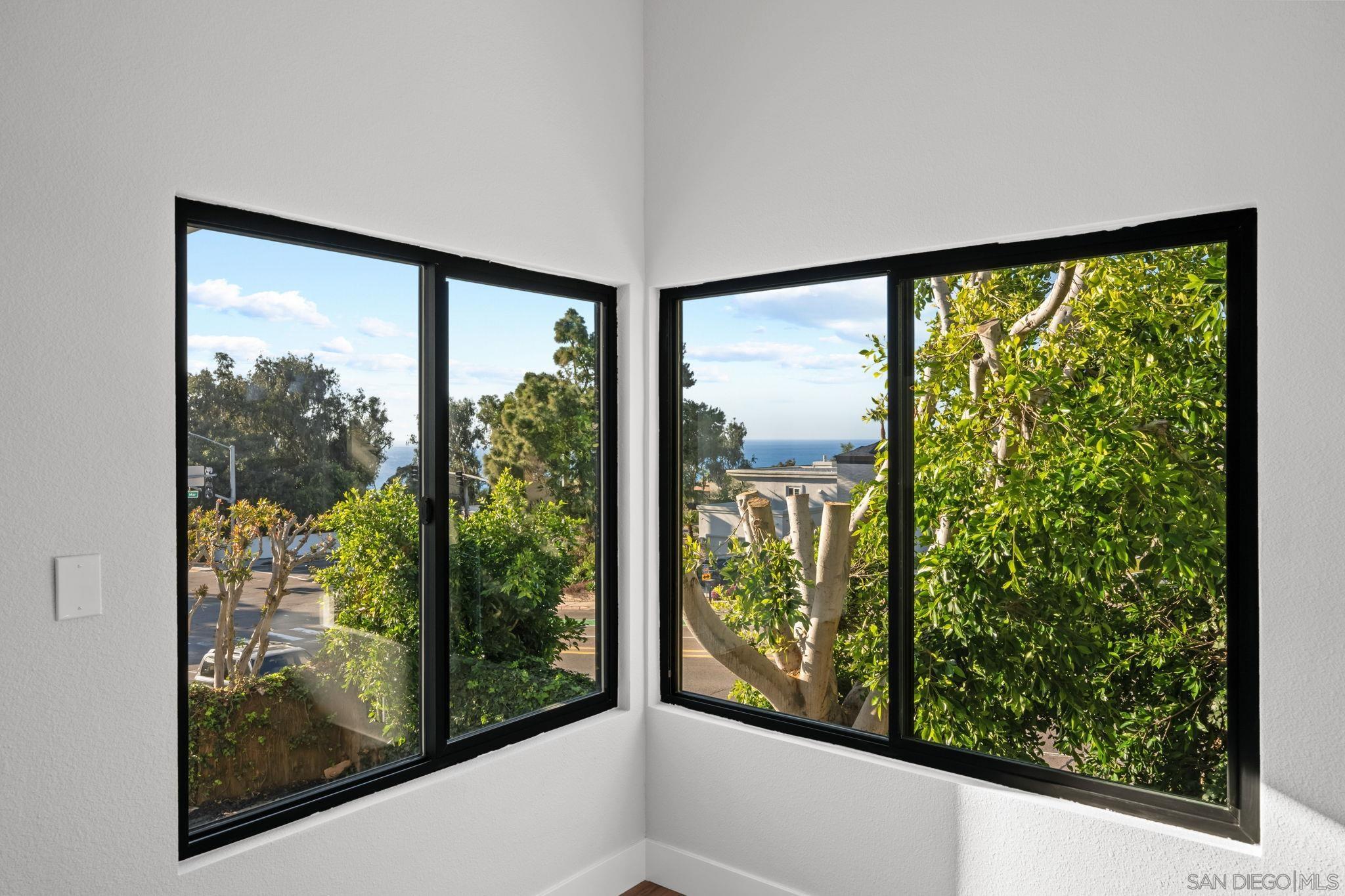 Detail Gallery Image 20 of 29 For 2029  Del Mar Heights Rd, Del Mar,  CA 92014 - 4 Beds | 4/1 Baths