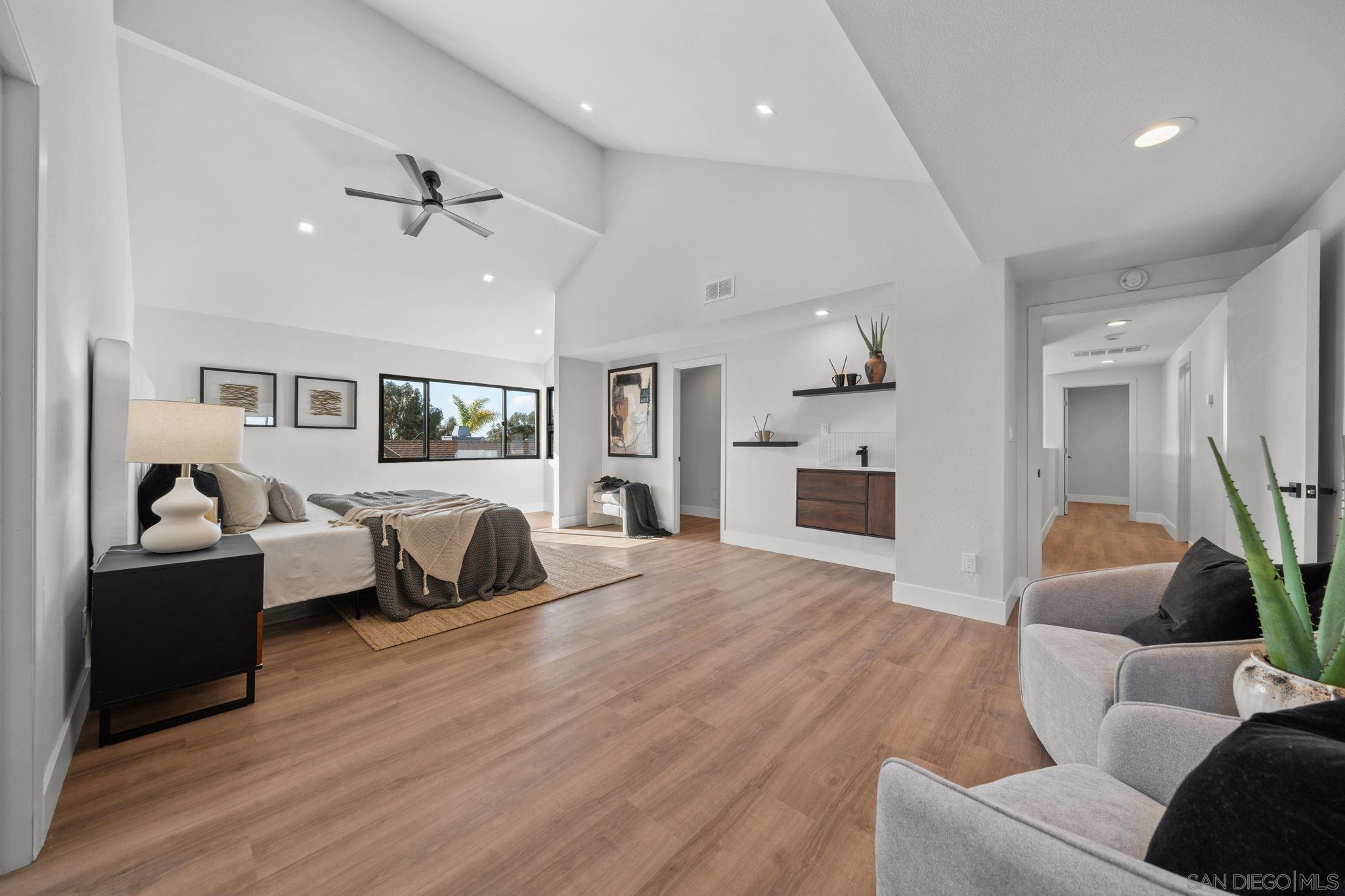 Detail Gallery Image 22 of 29 For 2029  Del Mar Heights Rd, Del Mar,  CA 92014 - 4 Beds | 4/1 Baths