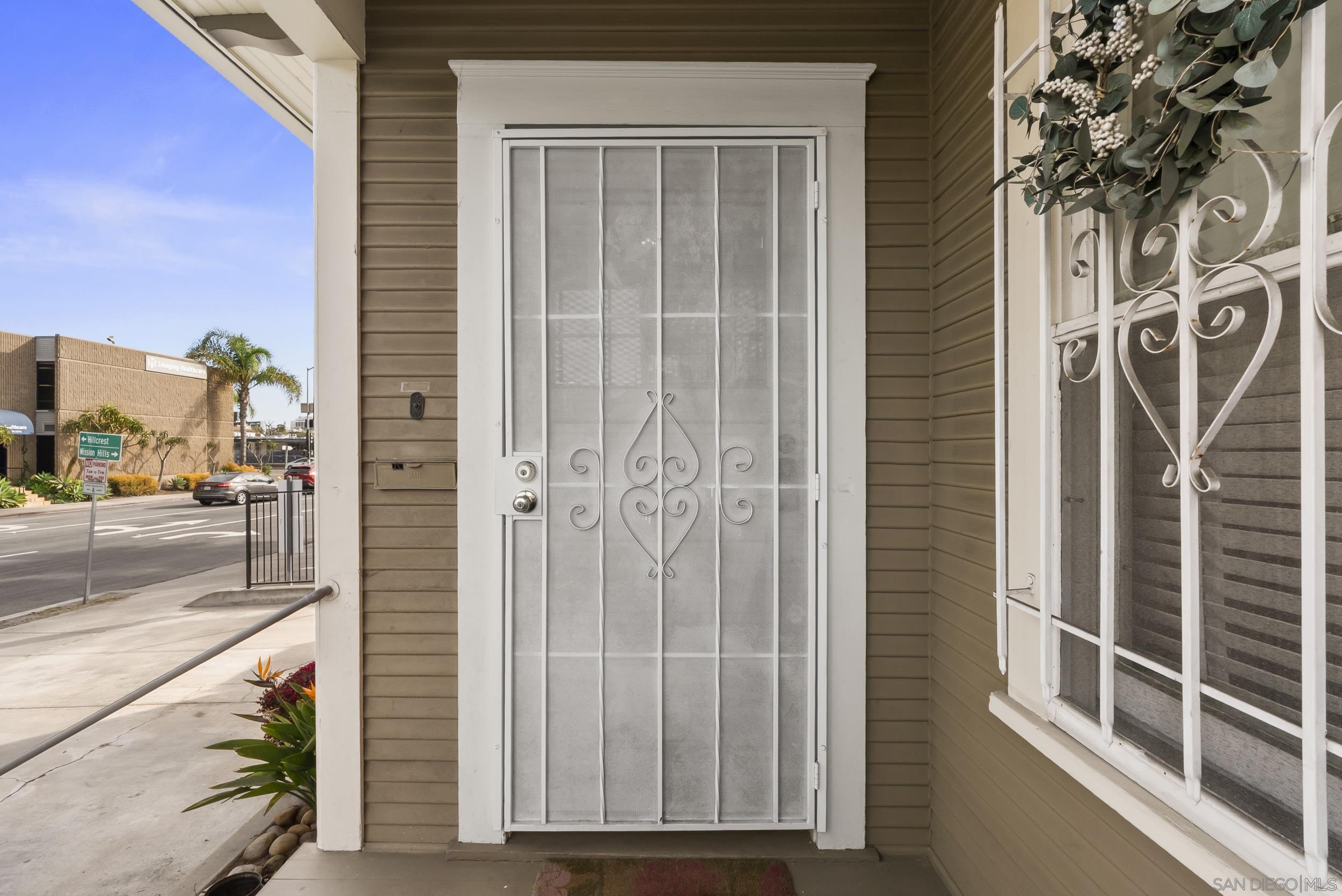 Detail Gallery Image 2 of 30 For 4020  Front St, San Diego,  CA 92103 - – Beds | – Baths