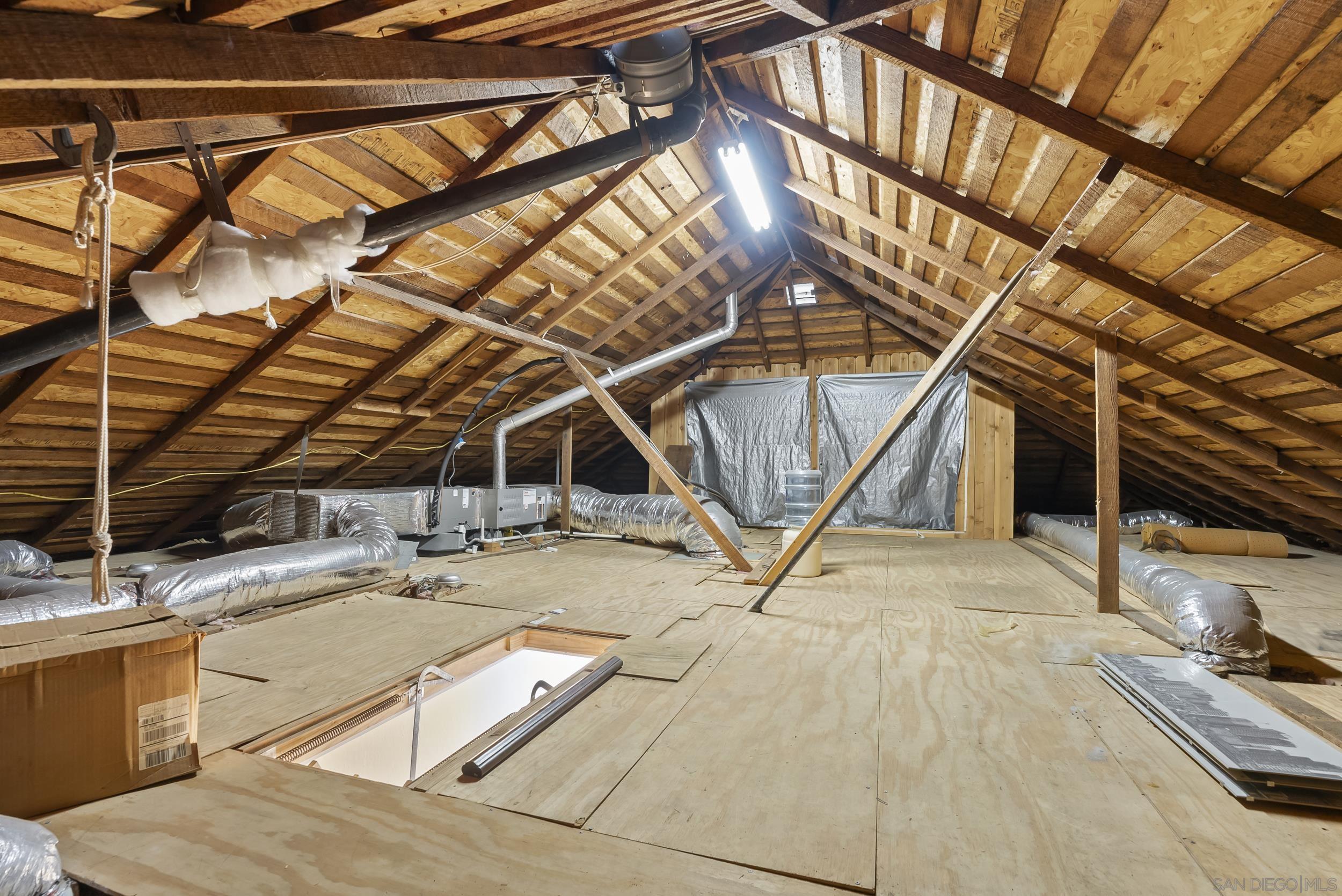 Detail Gallery Image 16 of 30 For 4020  Front St, San Diego,  CA 92103 - – Beds | – Baths