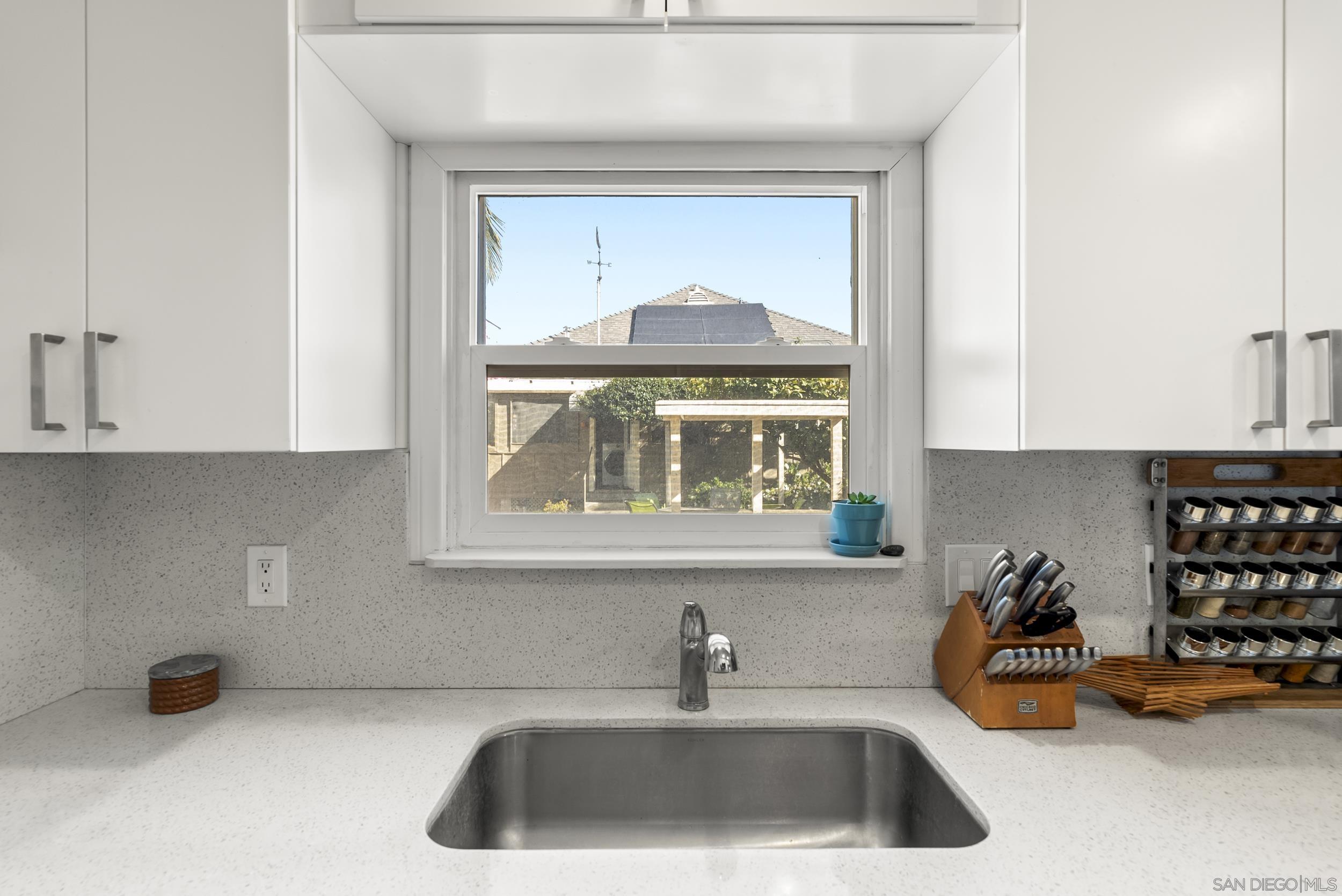 Detail Gallery Image 23 of 30 For 4020  Front St, San Diego,  CA 92103 - – Beds | – Baths