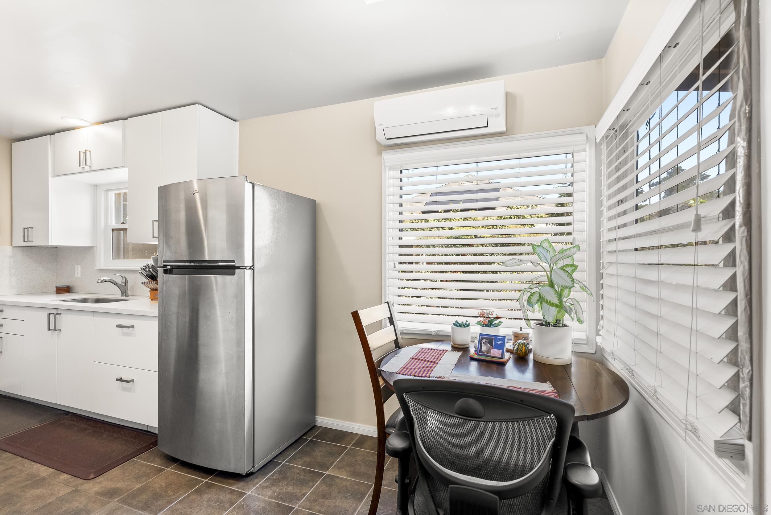 Detail Gallery Image 26 of 30 For 4020  Front St, San Diego,  CA 92103 - – Beds | – Baths