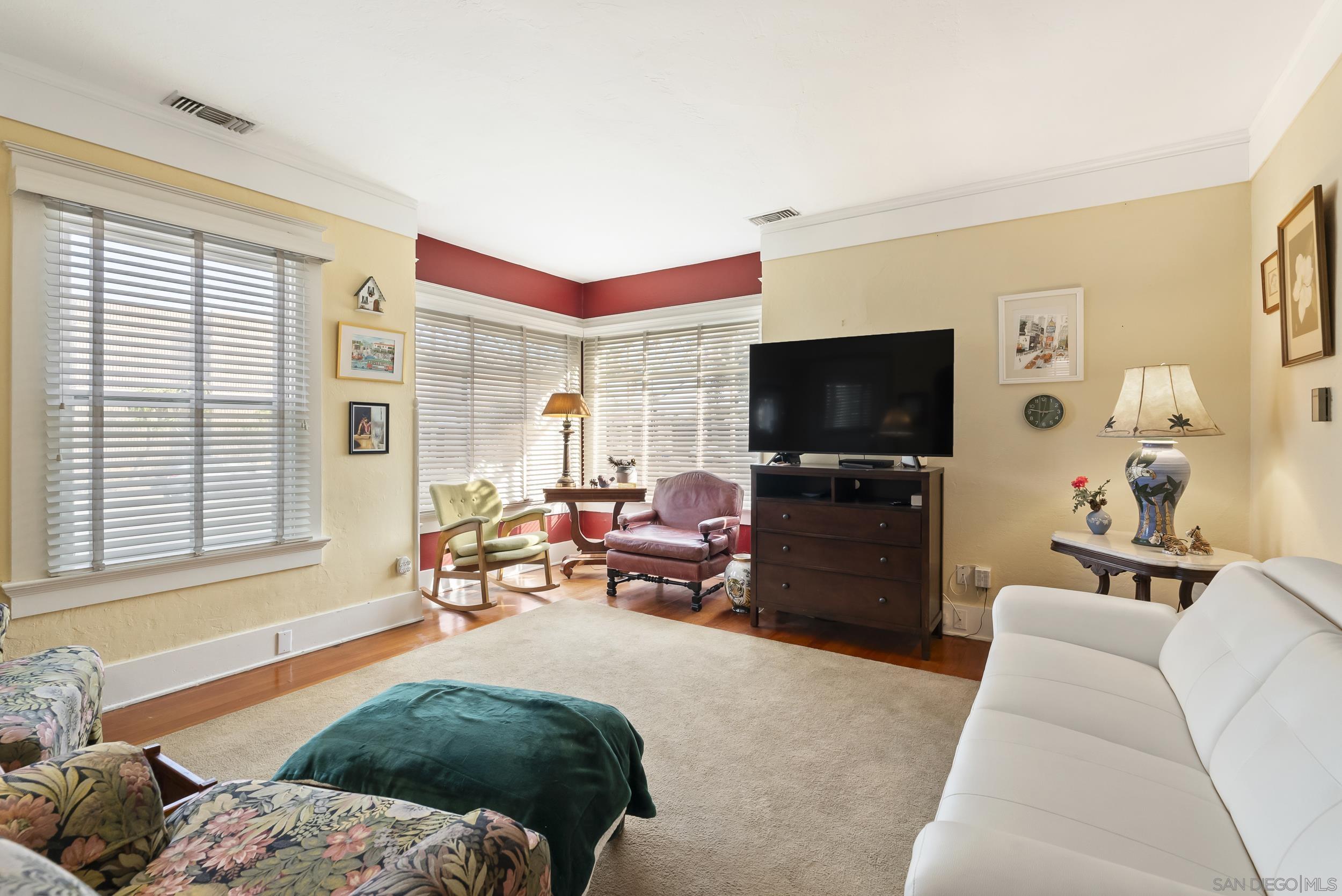 Detail Gallery Image 4 of 30 For 4020  Front St, San Diego,  CA 92103 - – Beds | – Baths