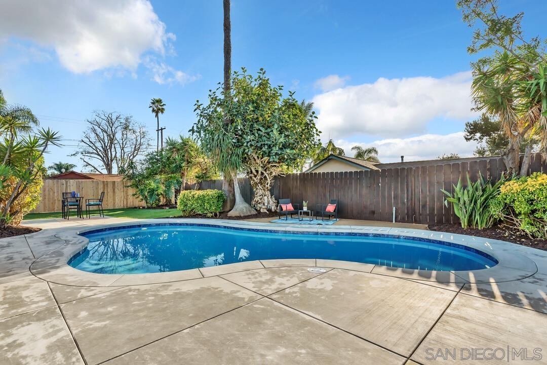 Detail Gallery Image 5 of 27 For 5402  Cole St, San Diego,  CA 92117 - 4 Beds | 2/1 Baths