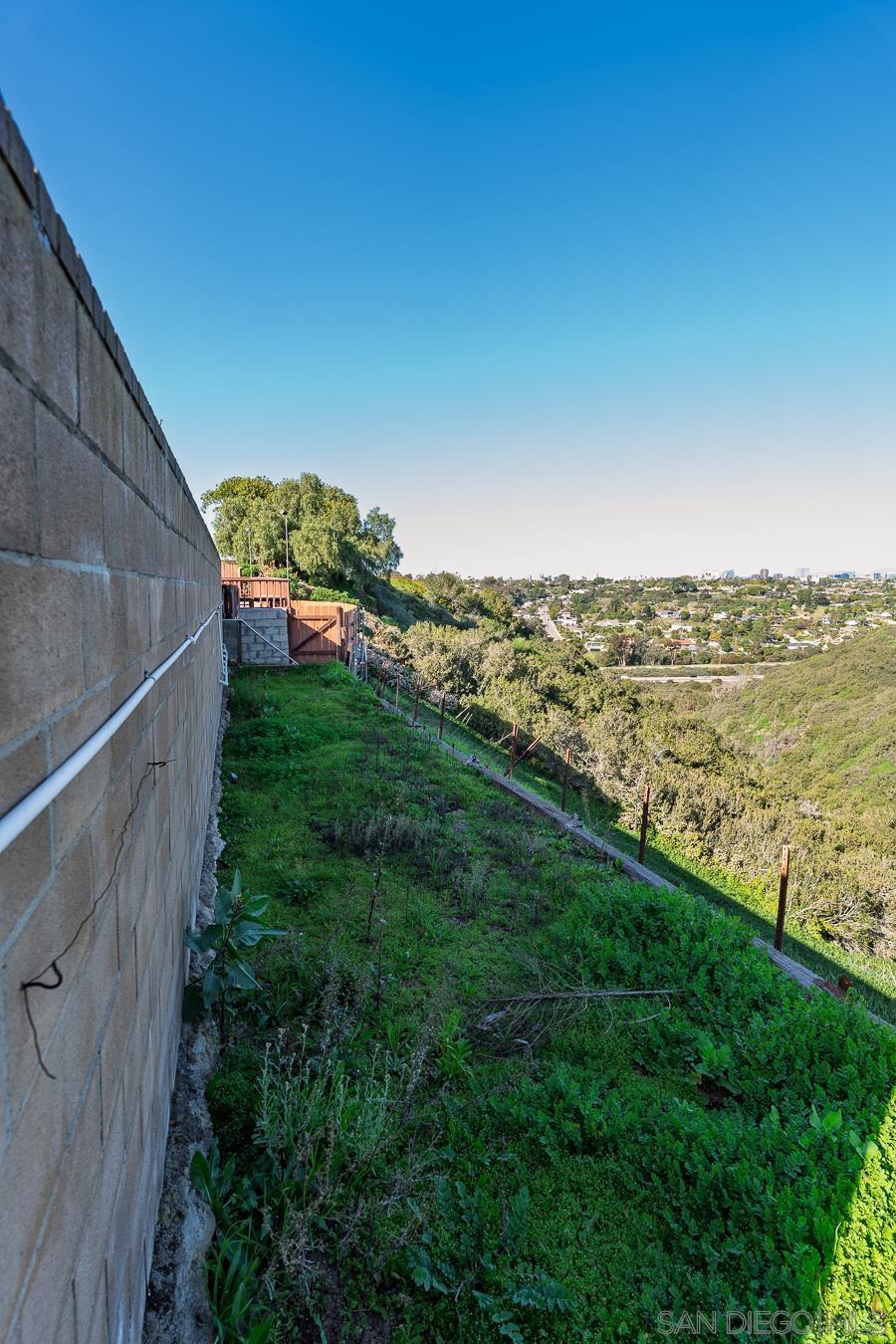 Detail Gallery Image 21 of 23 For 2868  Wyandotte Ave, San Diego,  CA 92117 - 4 Beds | 2/1 Baths