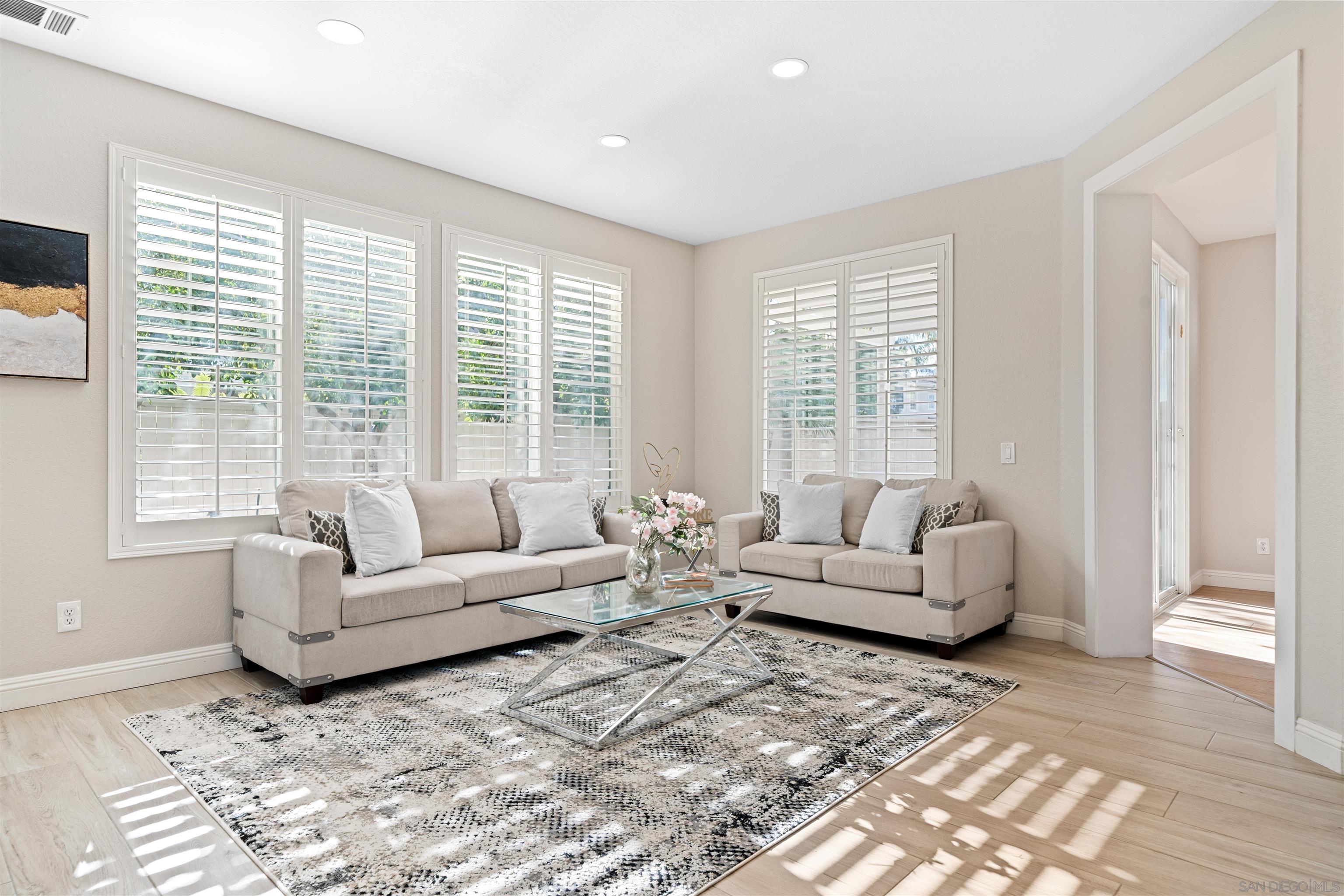 Detail Gallery Image 12 of 53 For 11243  Corte Isabelino, San Diego,  CA 92130 - 4 Beds | 2/1 Baths