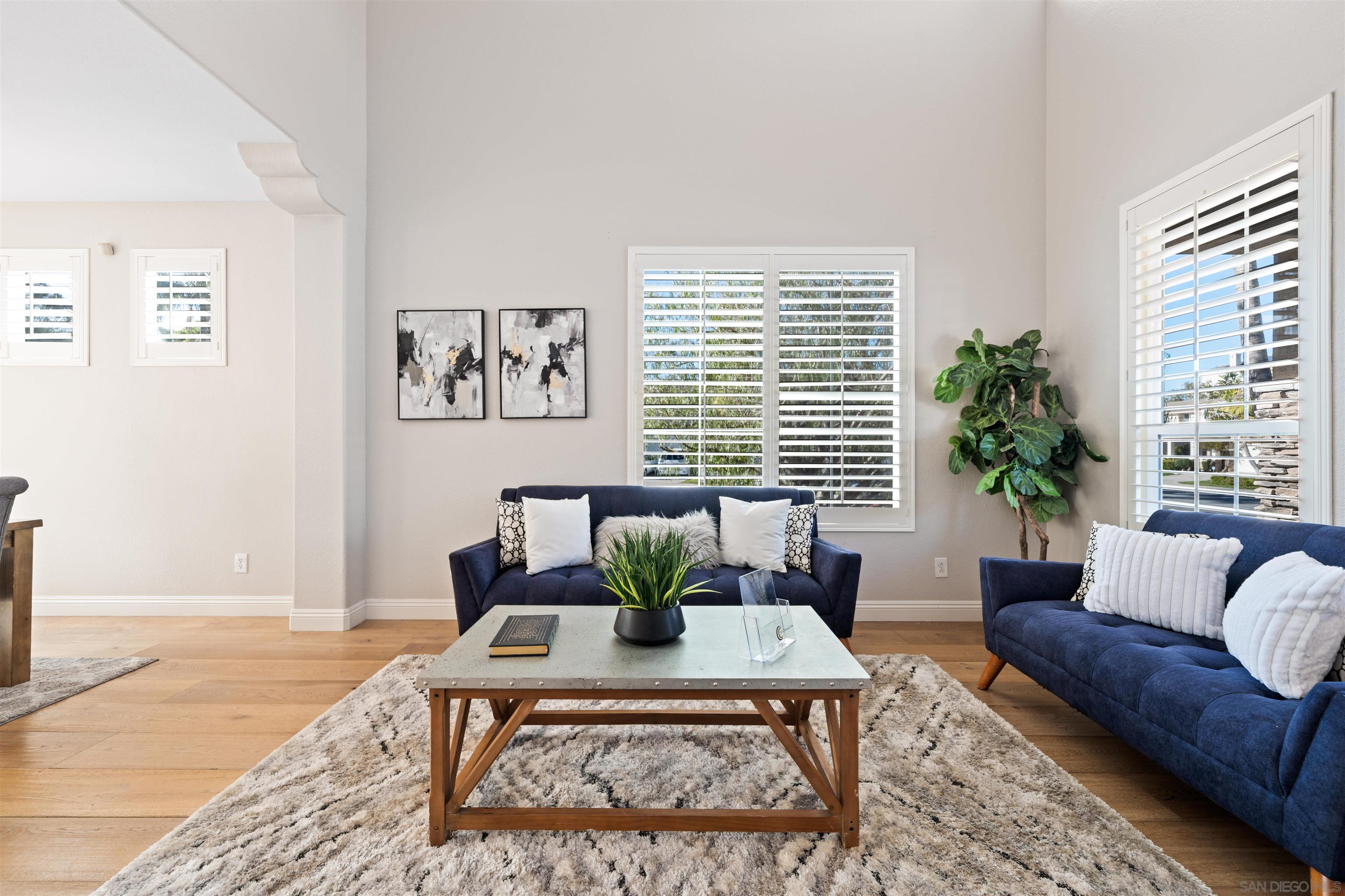 Detail Gallery Image 7 of 53 For 11243  Corte Isabelino, San Diego,  CA 92130 - 4 Beds | 2/1 Baths