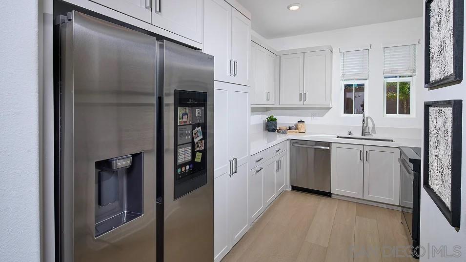 Detail Gallery Image 2 of 16 For 2907  Faye Drive, San Marcos,  CA 92078 - 2 Beds | 2/1 Baths