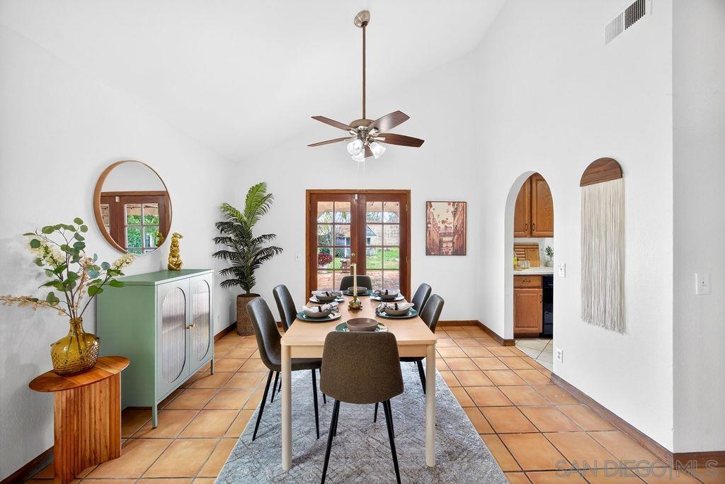 Detail Gallery Image 2 of 42 For 31218  Comotilo Ct, Temecula,  CA 92592 - 3 Beds | 2/1 Baths