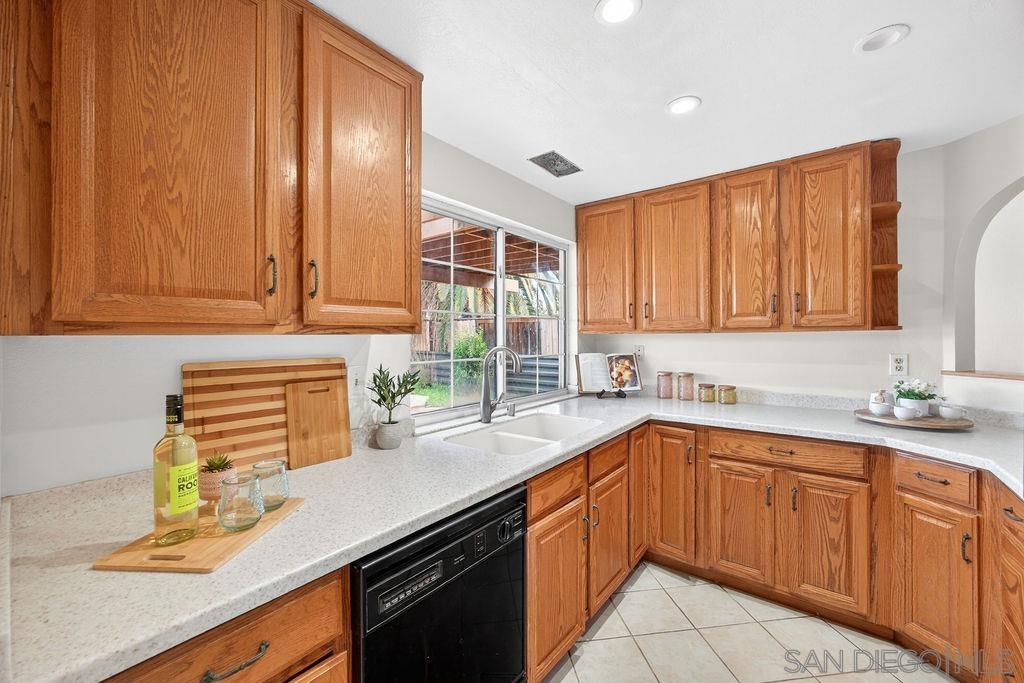 Detail Gallery Image 17 of 42 For 31218  Comotilo Ct, Temecula,  CA 92592 - 3 Beds | 2/1 Baths