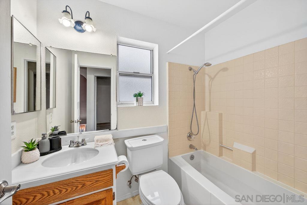 Detail Gallery Image 31 of 42 For 31218  Comotilo Ct, Temecula,  CA 92592 - 3 Beds | 2/1 Baths