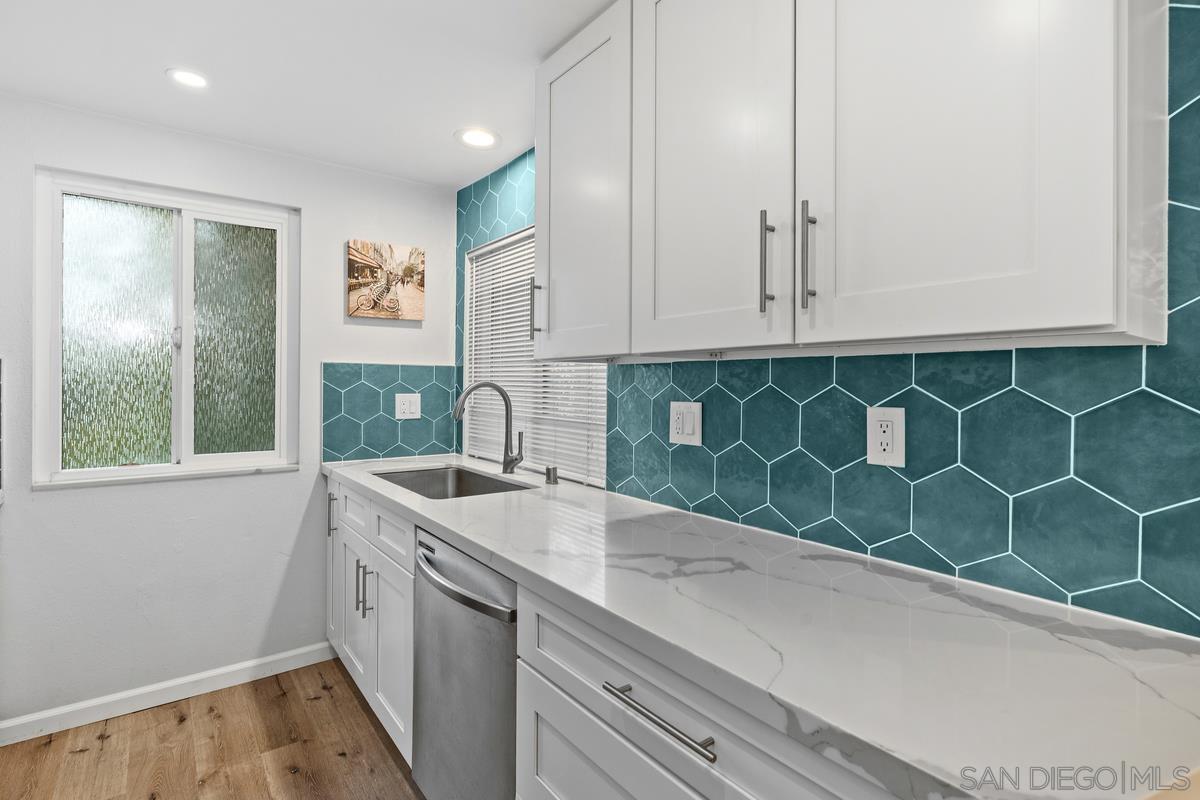 Detail Gallery Image 7 of 21 For 5350  Baltimore Dr  #22,  La Mesa,  CA 91942 - 2 Beds | 2 Baths