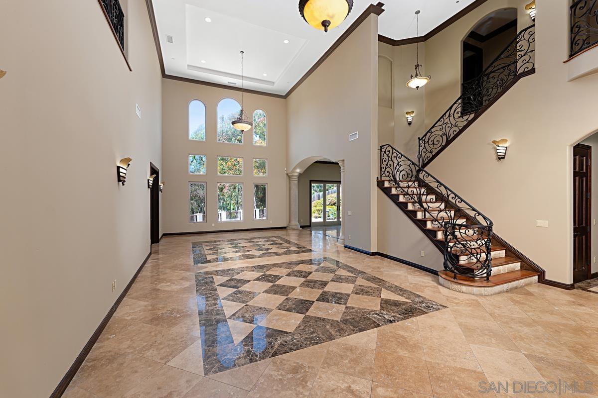 Detail Gallery Image 7 of 42 For 3745  Vista Pointe, Bonita,  CA 91902 - 6 Beds | 5/1 Baths