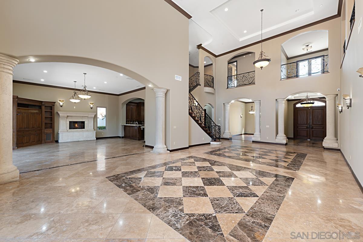 Detail Gallery Image 9 of 42 For 3745  Vista Pointe, Bonita,  CA 91902 - 6 Beds | 5/1 Baths