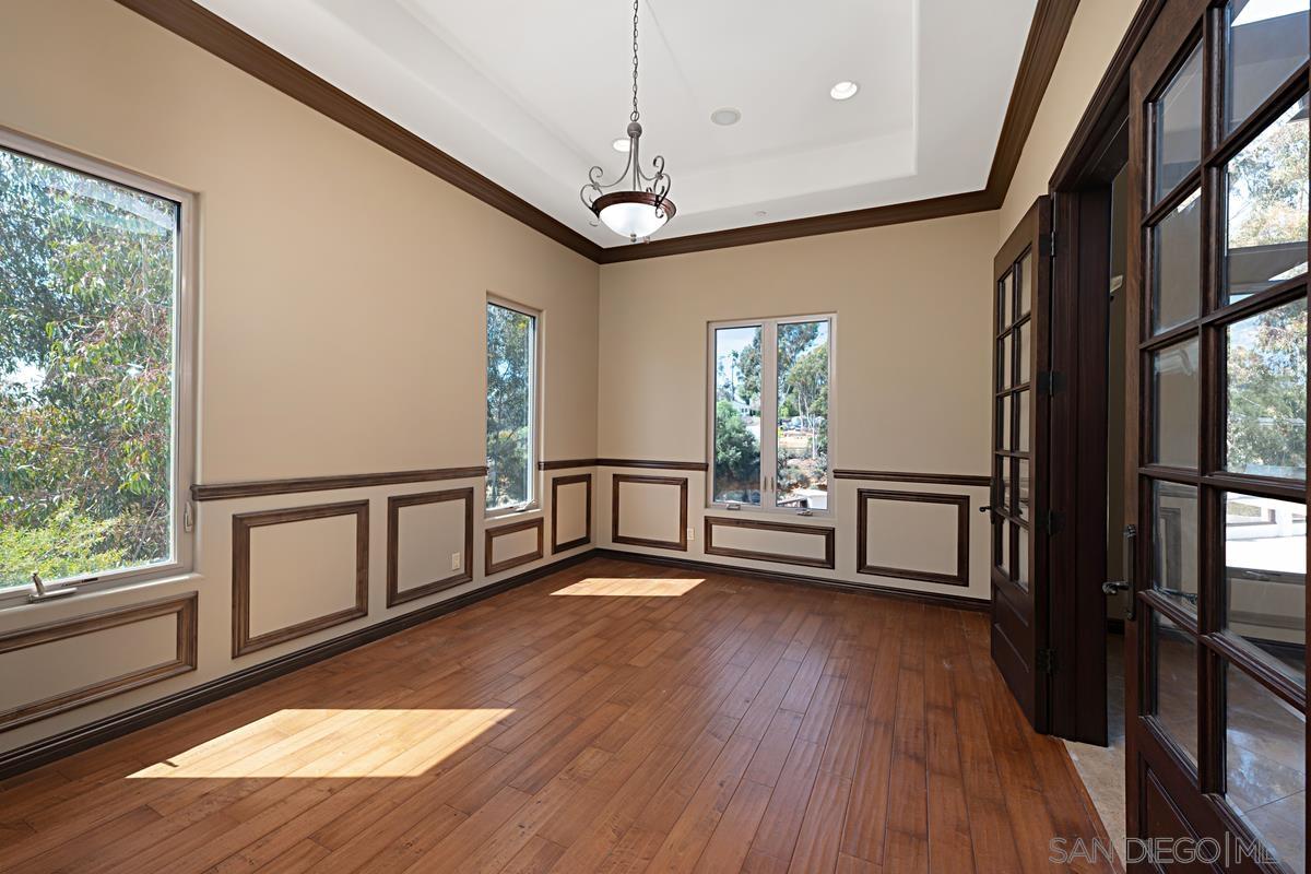 Detail Gallery Image 21 of 42 For 3745  Vista Pointe, Bonita,  CA 91902 - 6 Beds | 5/1 Baths