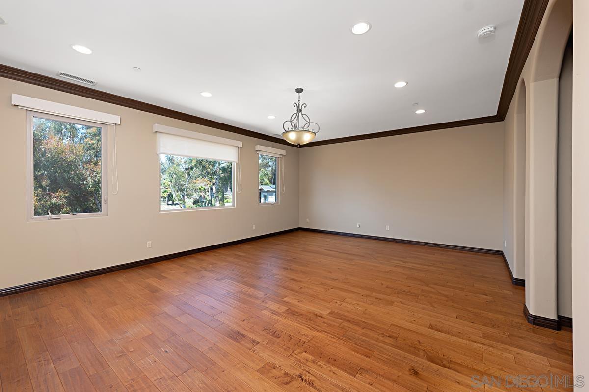 Detail Gallery Image 27 of 42 For 3745  Vista Pointe, Bonita,  CA 91902 - 6 Beds | 5/1 Baths