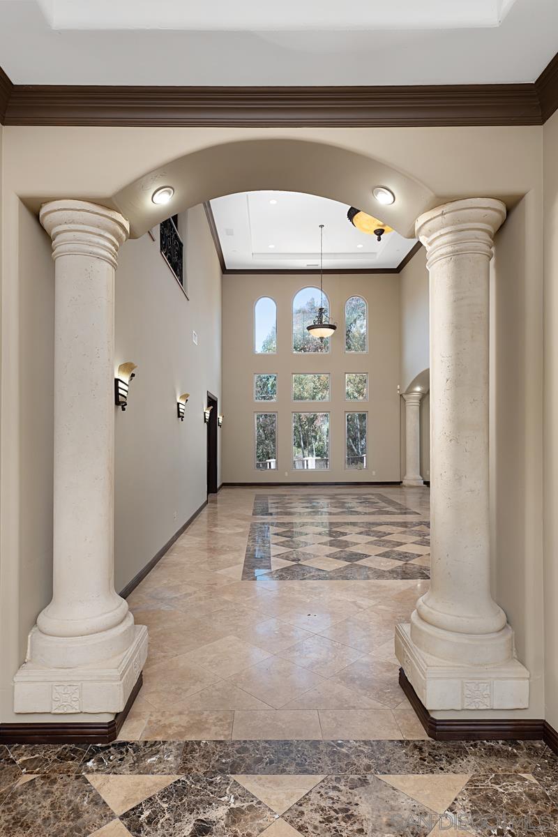 Detail Gallery Image 6 of 42 For 3745  Vista Pointe, Bonita,  CA 91902 - 6 Beds | 5/1 Baths