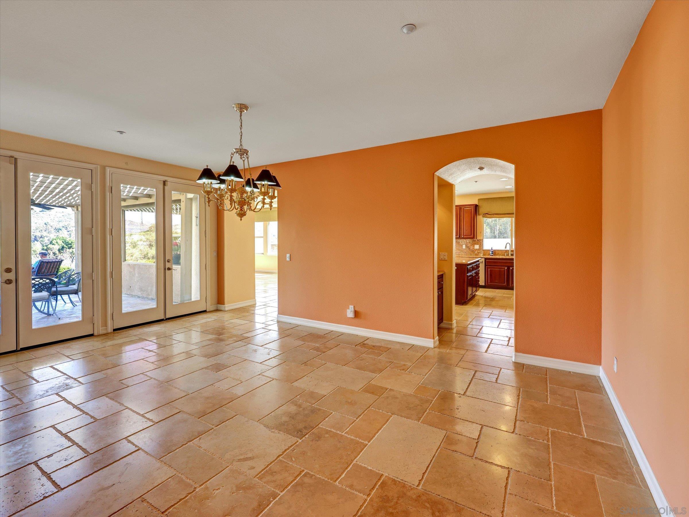 Detail Gallery Image 10 of 56 For 25440  Rue Lausanne, Escondido,  CA 92026 - 5 Beds | 3/1 Baths