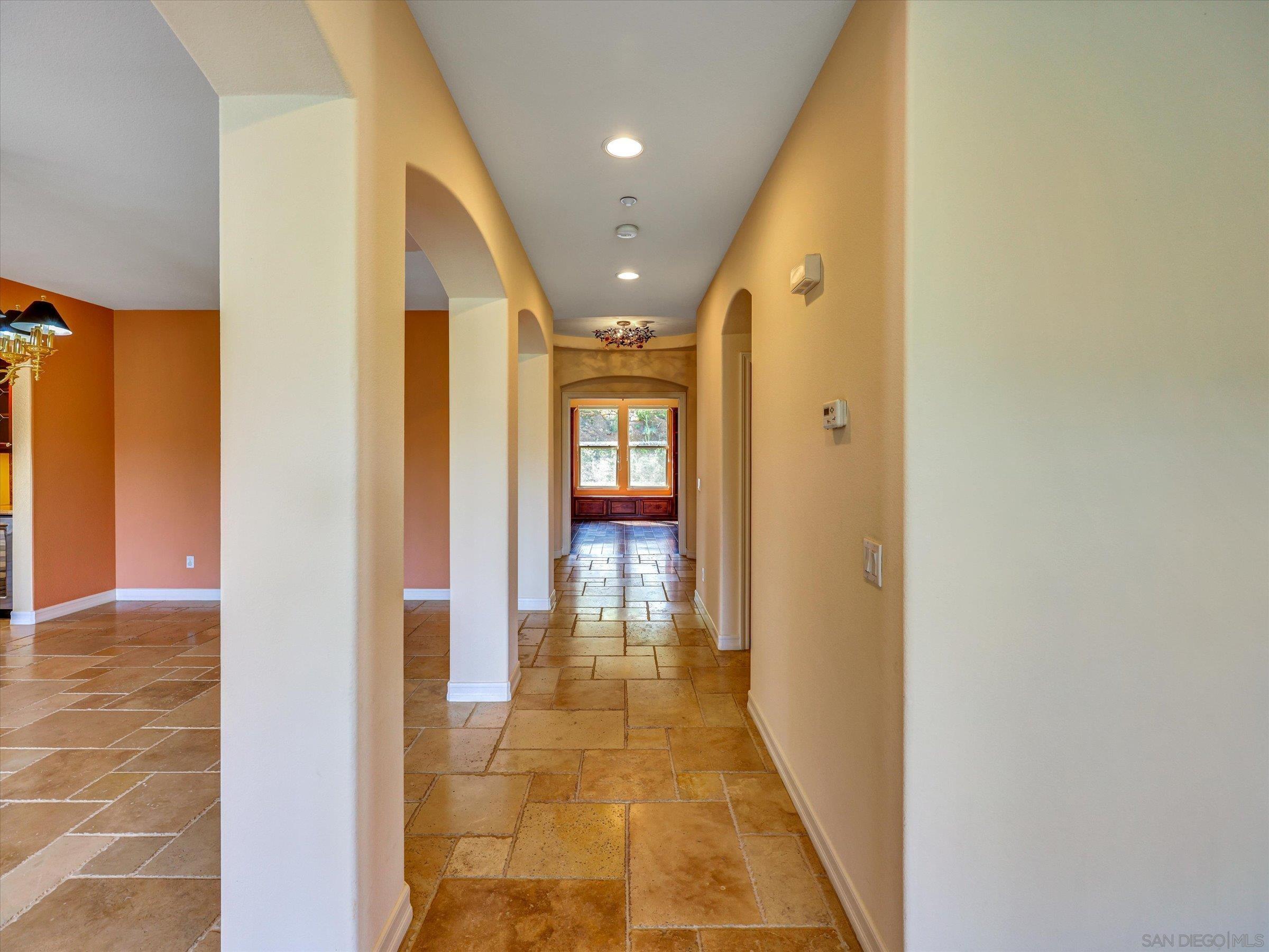 Detail Gallery Image 13 of 56 For 25440  Rue Lausanne, Escondido,  CA 92026 - 5 Beds | 3/1 Baths