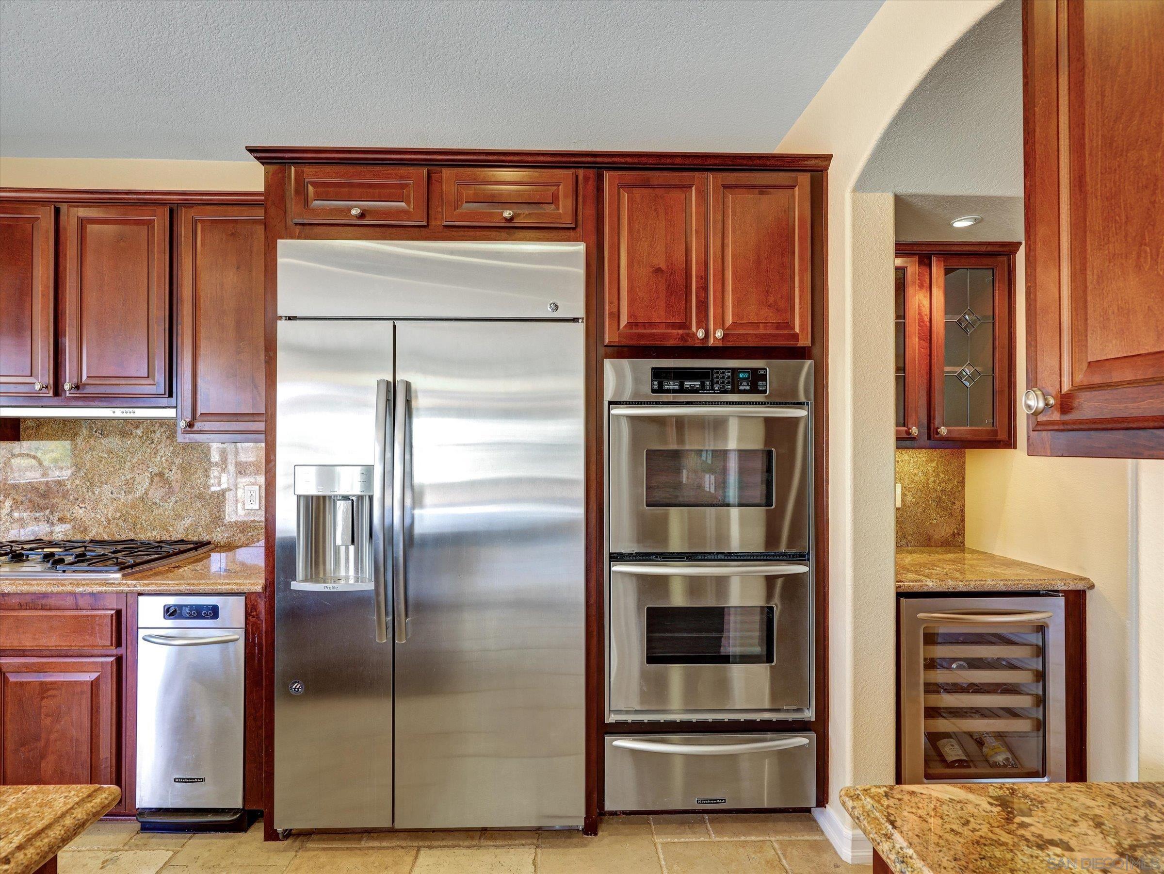 Detail Gallery Image 19 of 56 For 25440  Rue Lausanne, Escondido,  CA 92026 - 5 Beds | 3/1 Baths