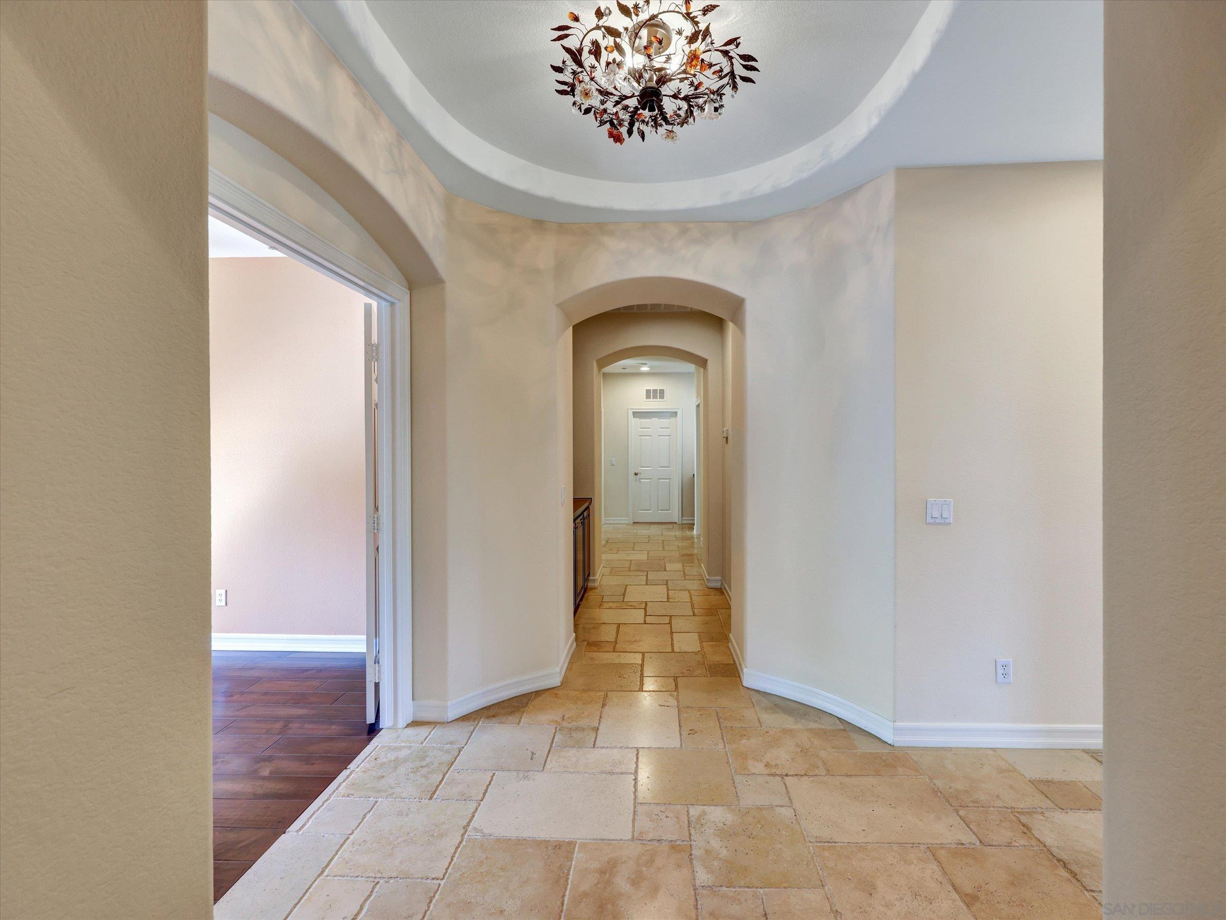 Detail Gallery Image 20 of 56 For 25440  Rue Lausanne, Escondido,  CA 92026 - 5 Beds | 3/1 Baths