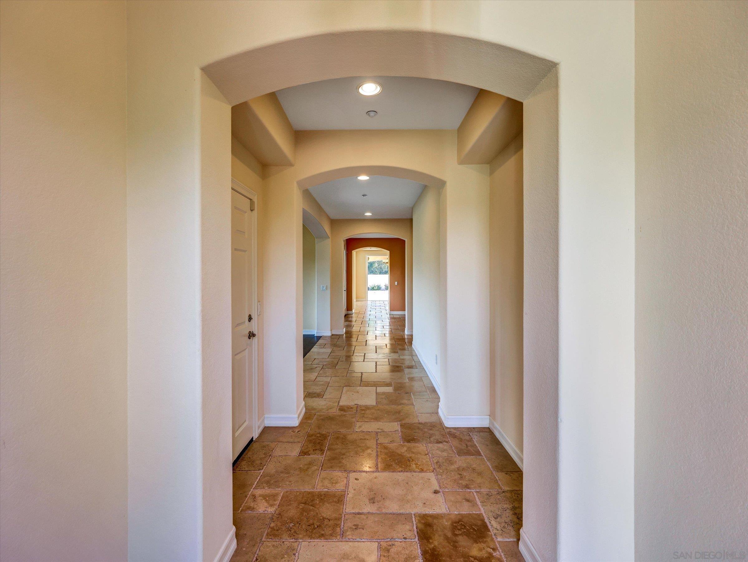 Detail Gallery Image 4 of 56 For 25440  Rue Lausanne, Escondido,  CA 92026 - 5 Beds | 3/1 Baths