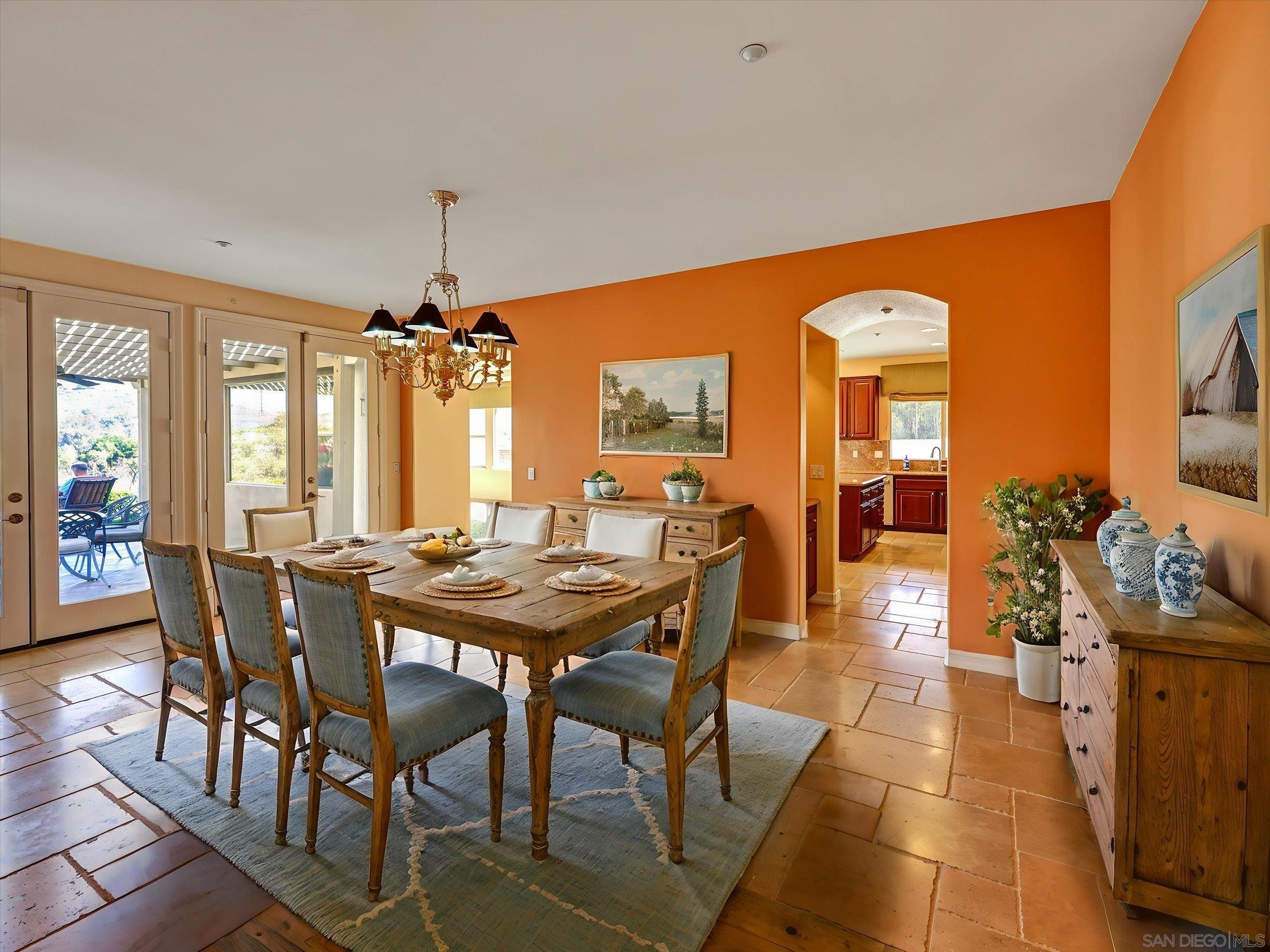 Detail Gallery Image 9 of 56 For 25440  Rue Lausanne, Escondido,  CA 92026 - 5 Beds | 3/1 Baths