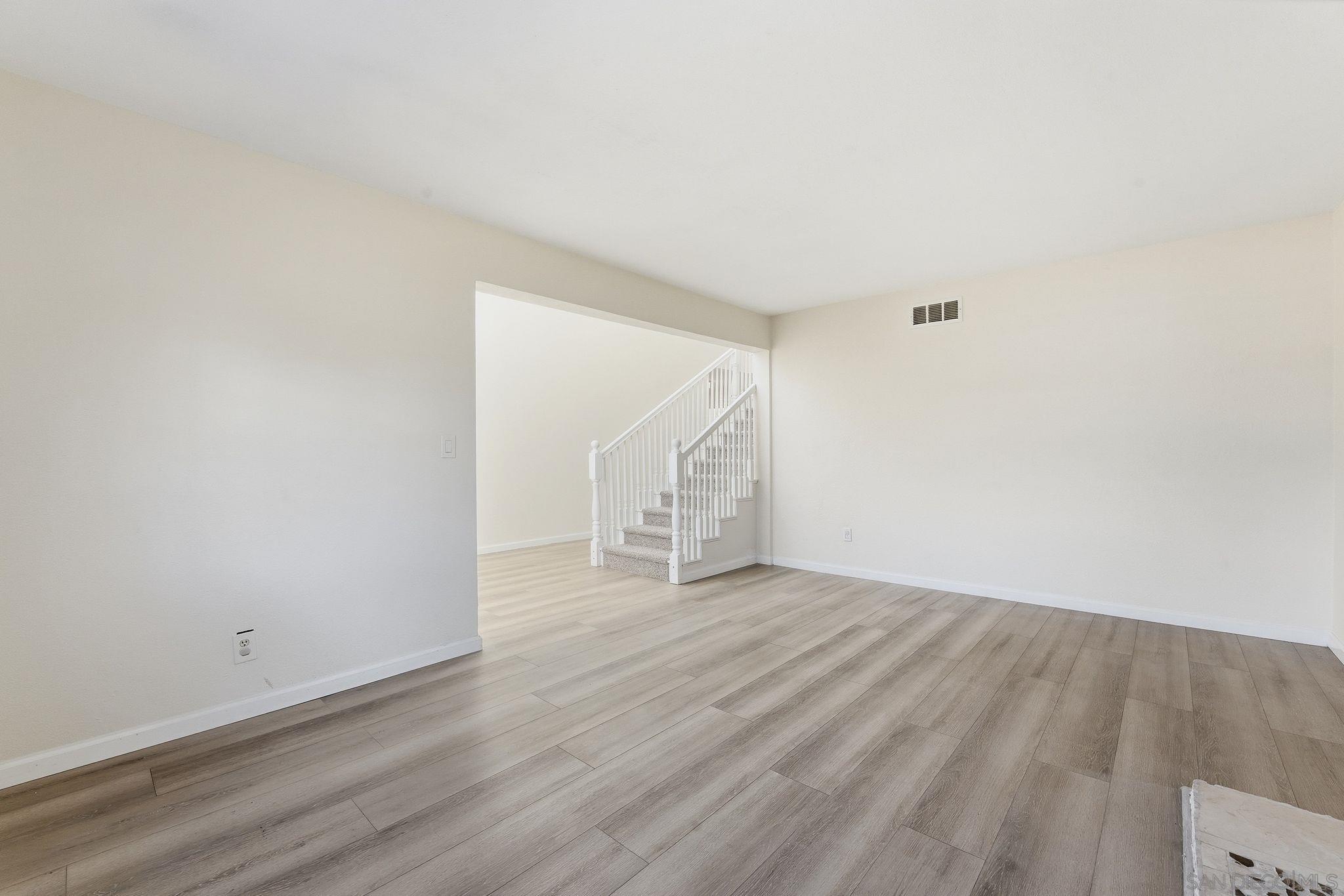 Detail Gallery Image 7 of 46 For 1614  Bubbling Well Drive, San Diego,  CA 92154 - 5 Beds | 3 Baths