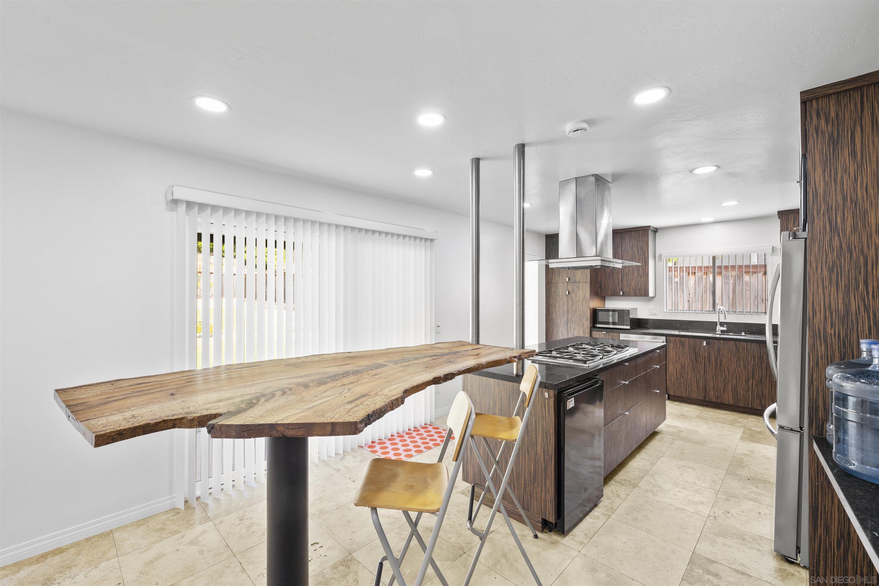 Detail Gallery Image 5 of 16 For 4809  Kelly Dr., Carlsbad,  CA 92008 - 4 Beds | 2 Baths