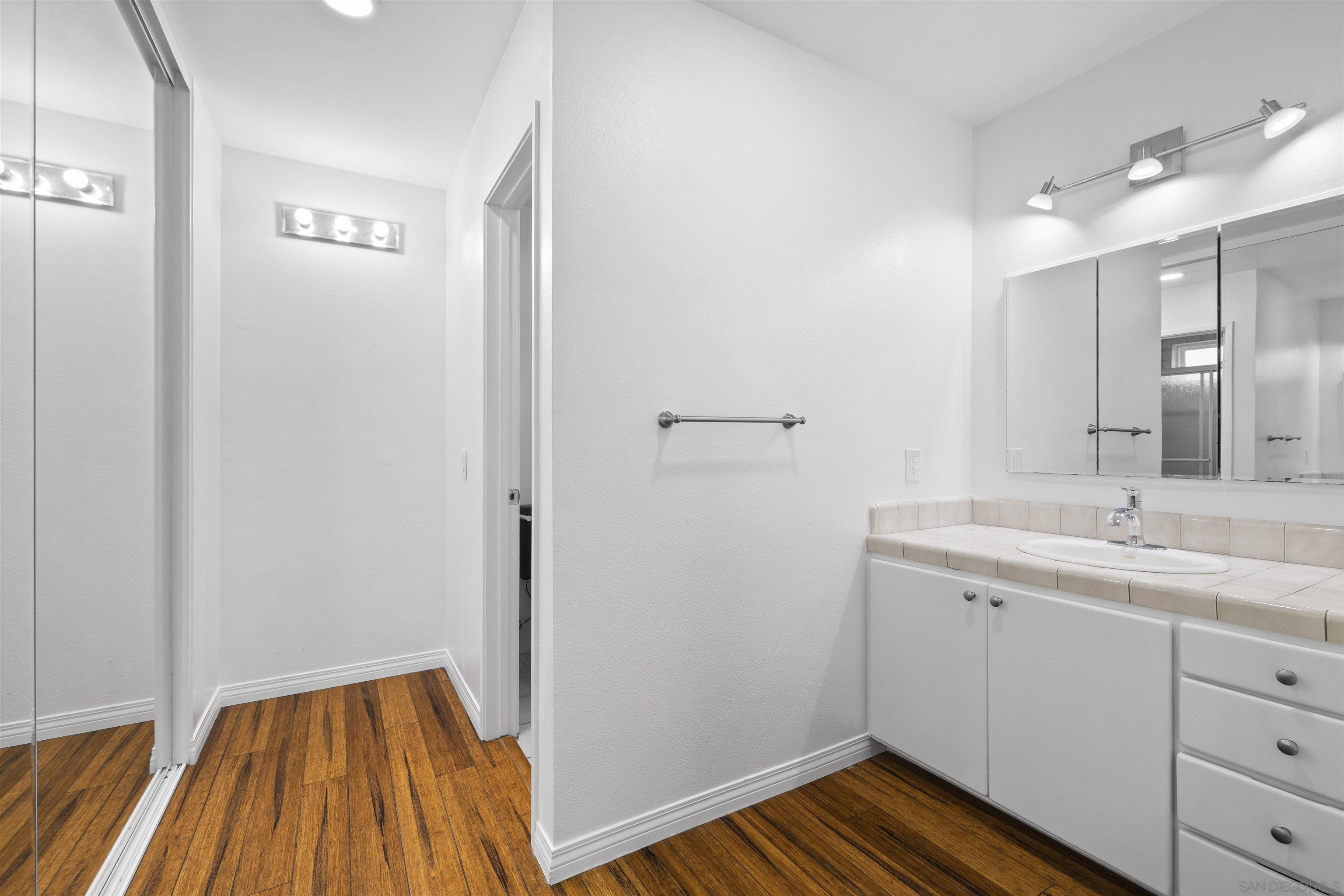 Detail Gallery Image 9 of 16 For 4809  Kelly Dr., Carlsbad,  CA 92008 - 4 Beds | 2 Baths