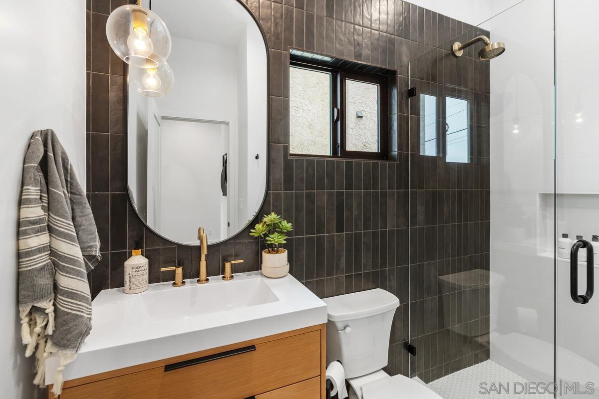 Detail Gallery Image 15 of 36 For 1826  Galveston St, San Diego,  CA 92110 - 4 Beds | 3 Baths