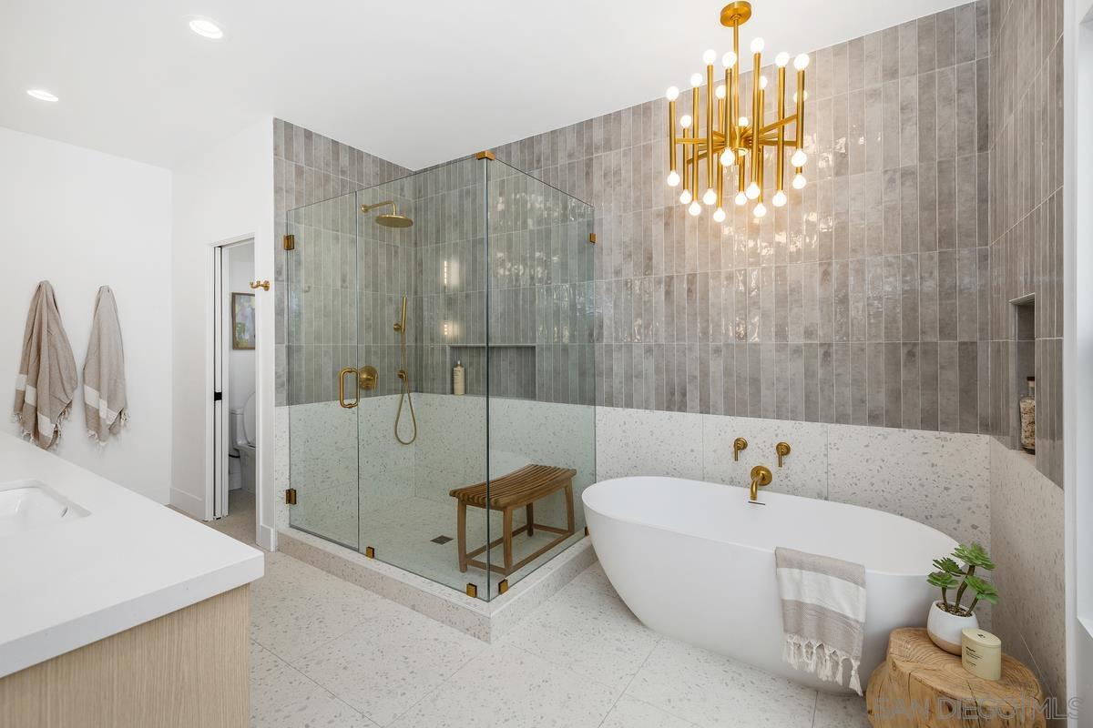 Detail Gallery Image 22 of 36 For 1826  Galveston St, San Diego,  CA 92110 - 4 Beds | 3 Baths