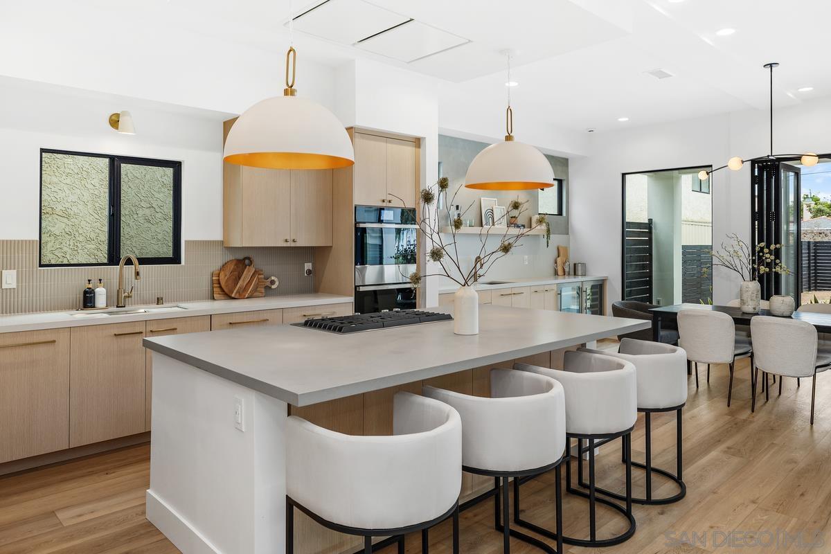 Detail Gallery Image 4 of 36 For 1826  Galveston St, San Diego,  CA 92110 - 4 Beds | 3 Baths