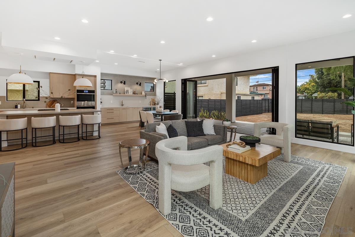 Detail Gallery Image 6 of 36 For 1826  Galveston St, San Diego,  CA 92110 - 4 Beds | 3 Baths