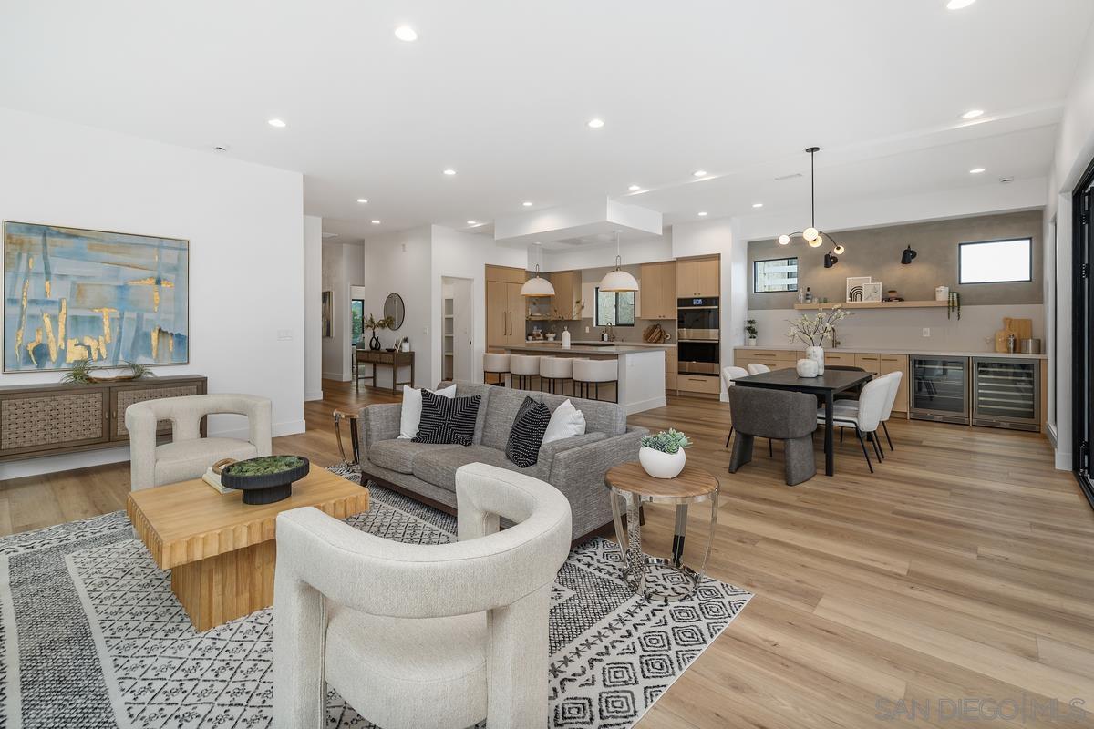 Detail Gallery Image 8 of 36 For 1826  Galveston St, San Diego,  CA 92110 - 4 Beds | 3 Baths