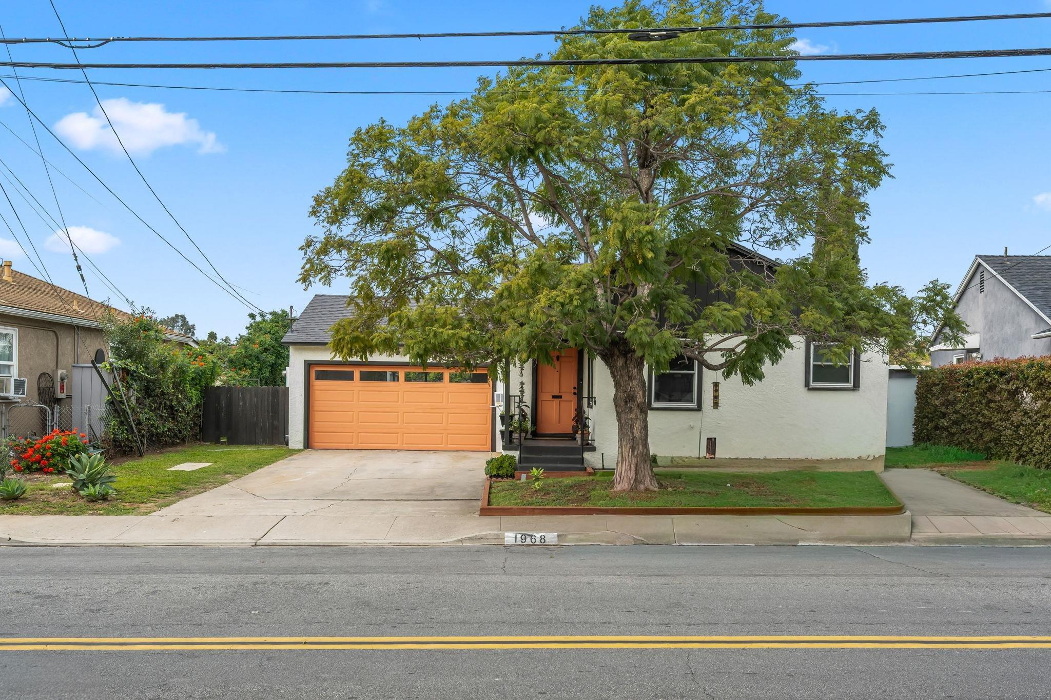 Detail Gallery Image 2 of 31 For 1968  Parrot St, San Diego,  CA 92105 - 2 Beds | 1 Baths