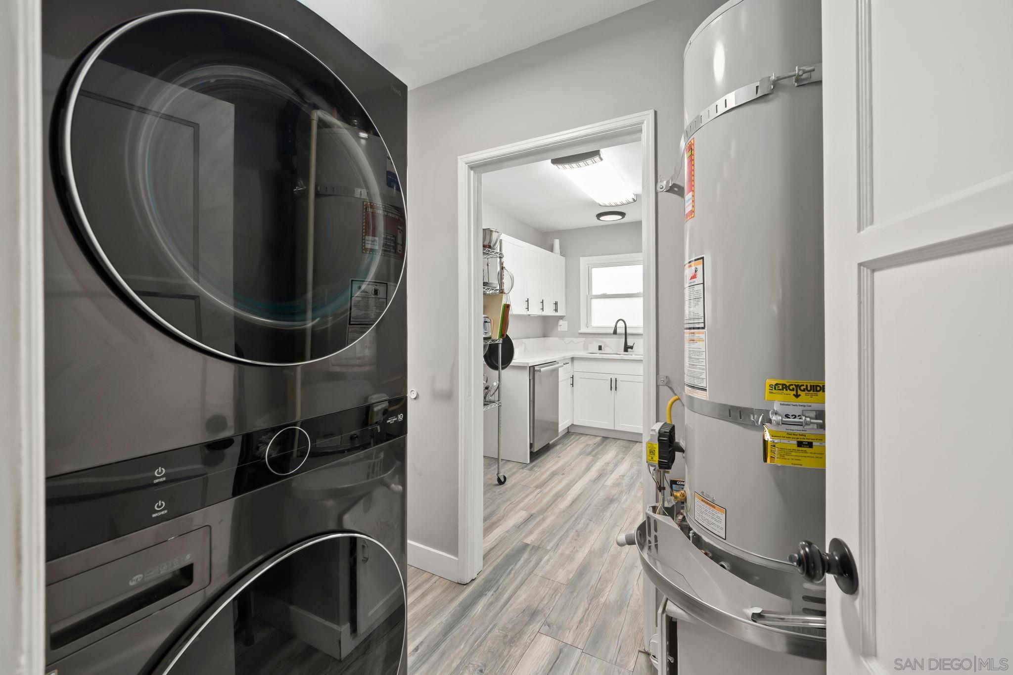 Detail Gallery Image 10 of 31 For 1968  Parrot St, San Diego,  CA 92105 - 2 Beds | 1 Baths