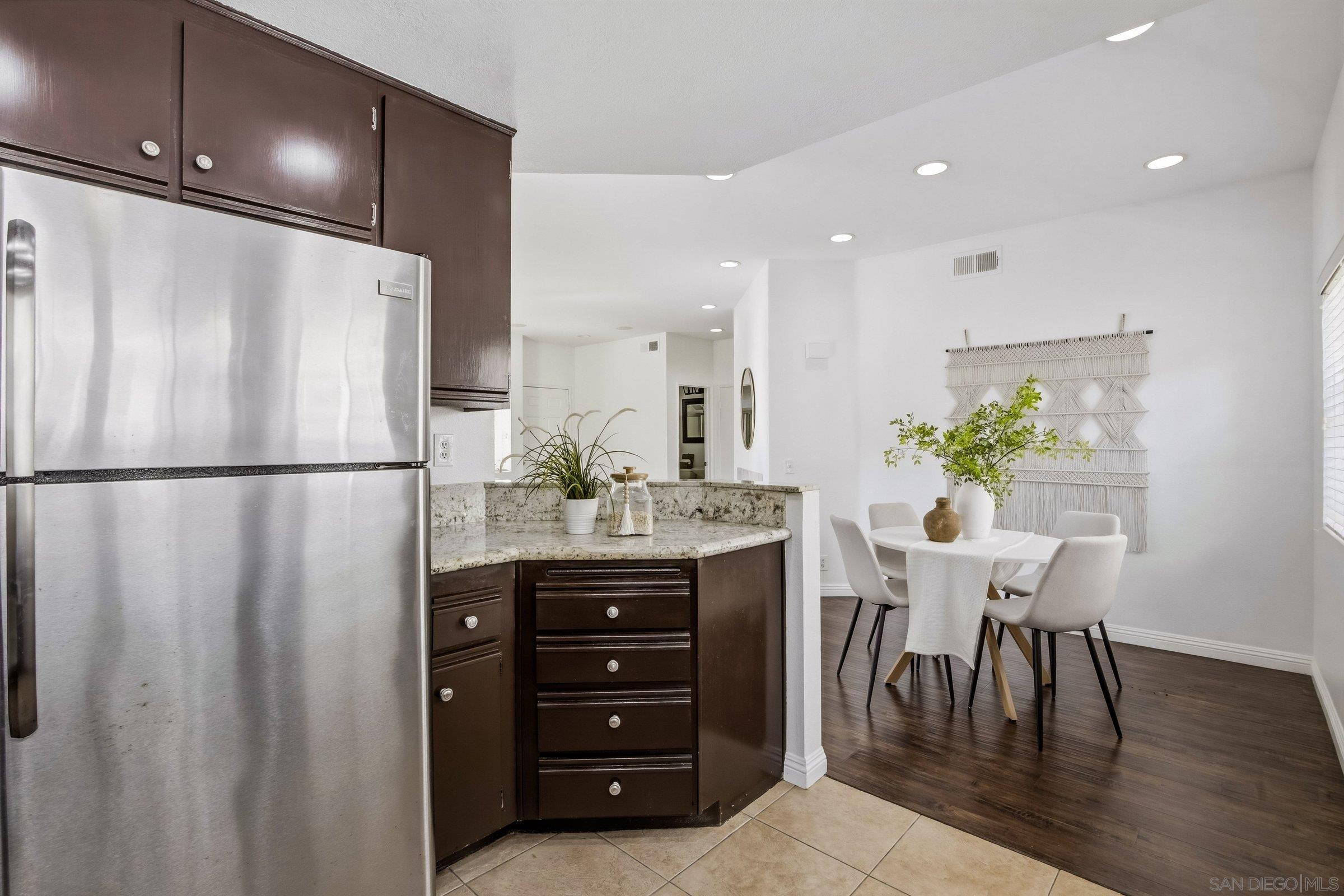 Detail Gallery Image 9 of 31 For 9980  Scripps Vista Way  #98,  San Diego,  CA 92131 - 3 Beds | 3 Baths