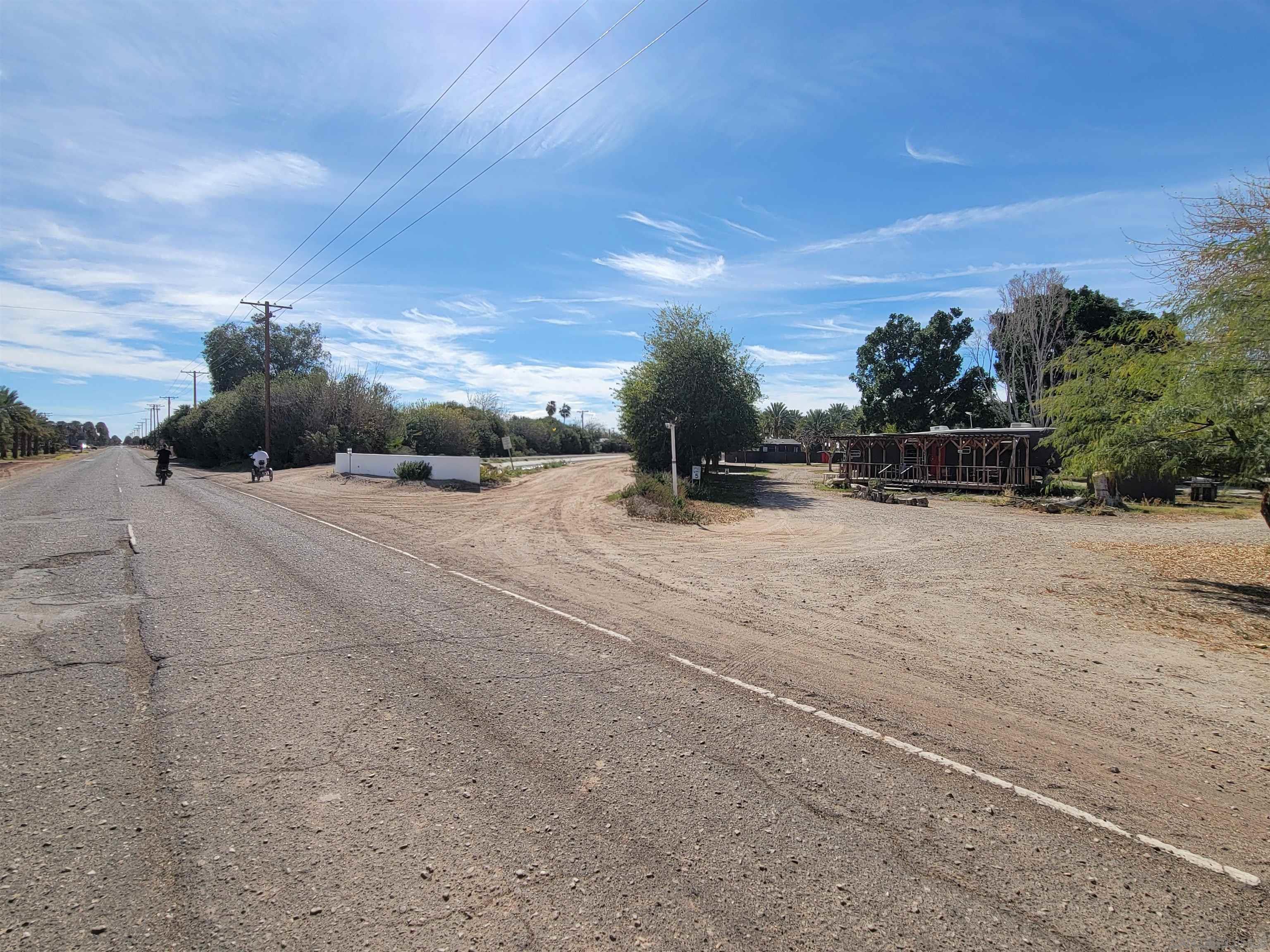 Detail Gallery Image 14 of 42 For 1425-1429  York Dr, –,  CA 92283 - – Beds | – Baths