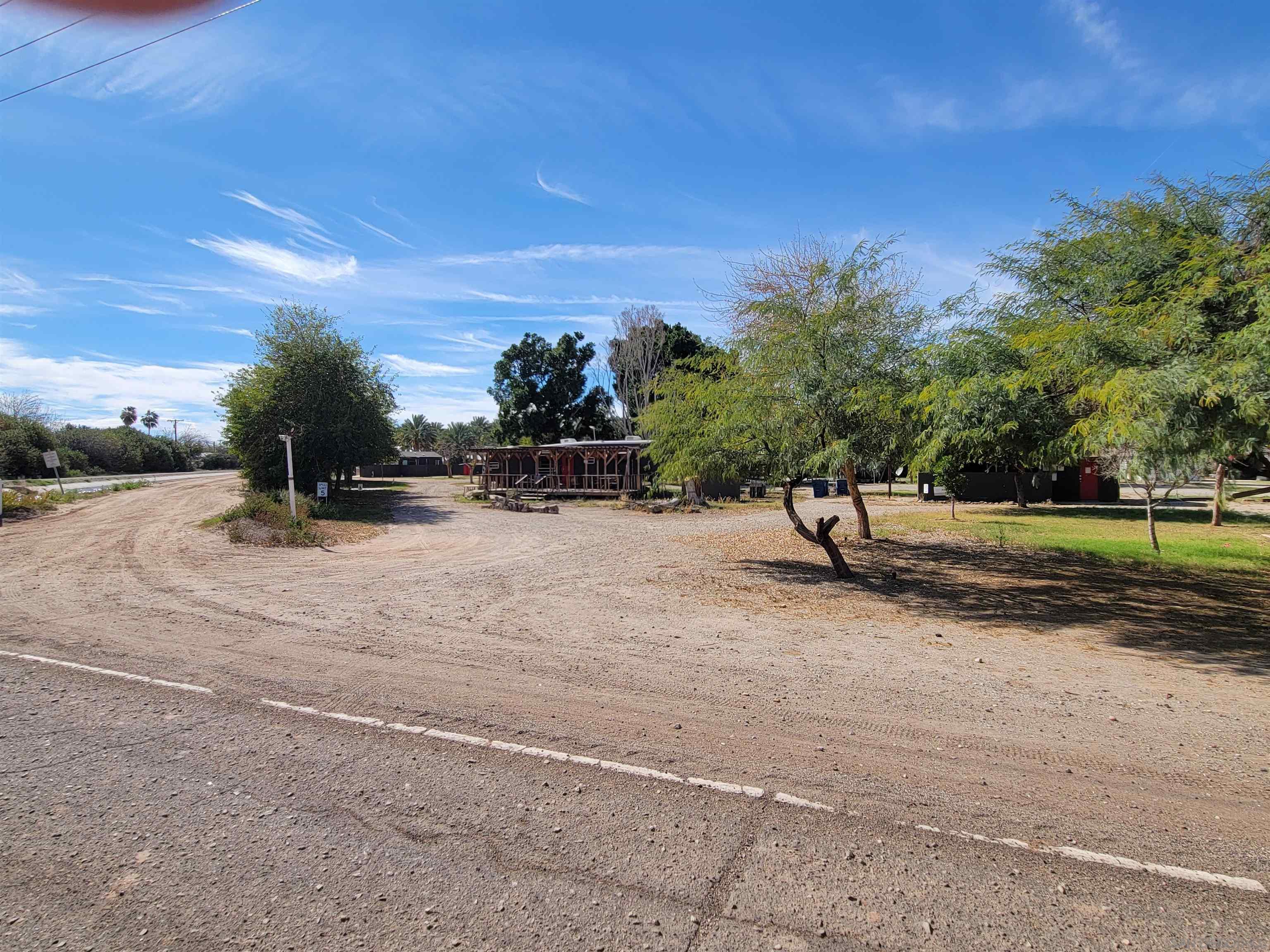 Detail Gallery Image 15 of 42 For 1425-1429  York Dr, –,  CA 92283 - – Beds | – Baths