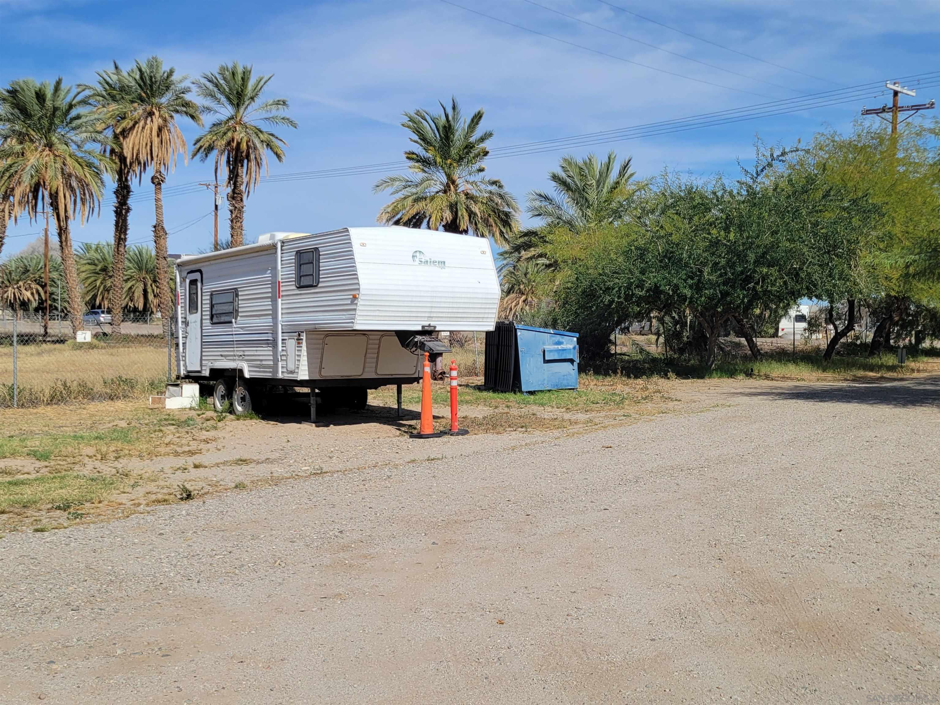 Detail Gallery Image 21 of 42 For 1425-1429  York Dr, –,  CA 92283 - – Beds | – Baths