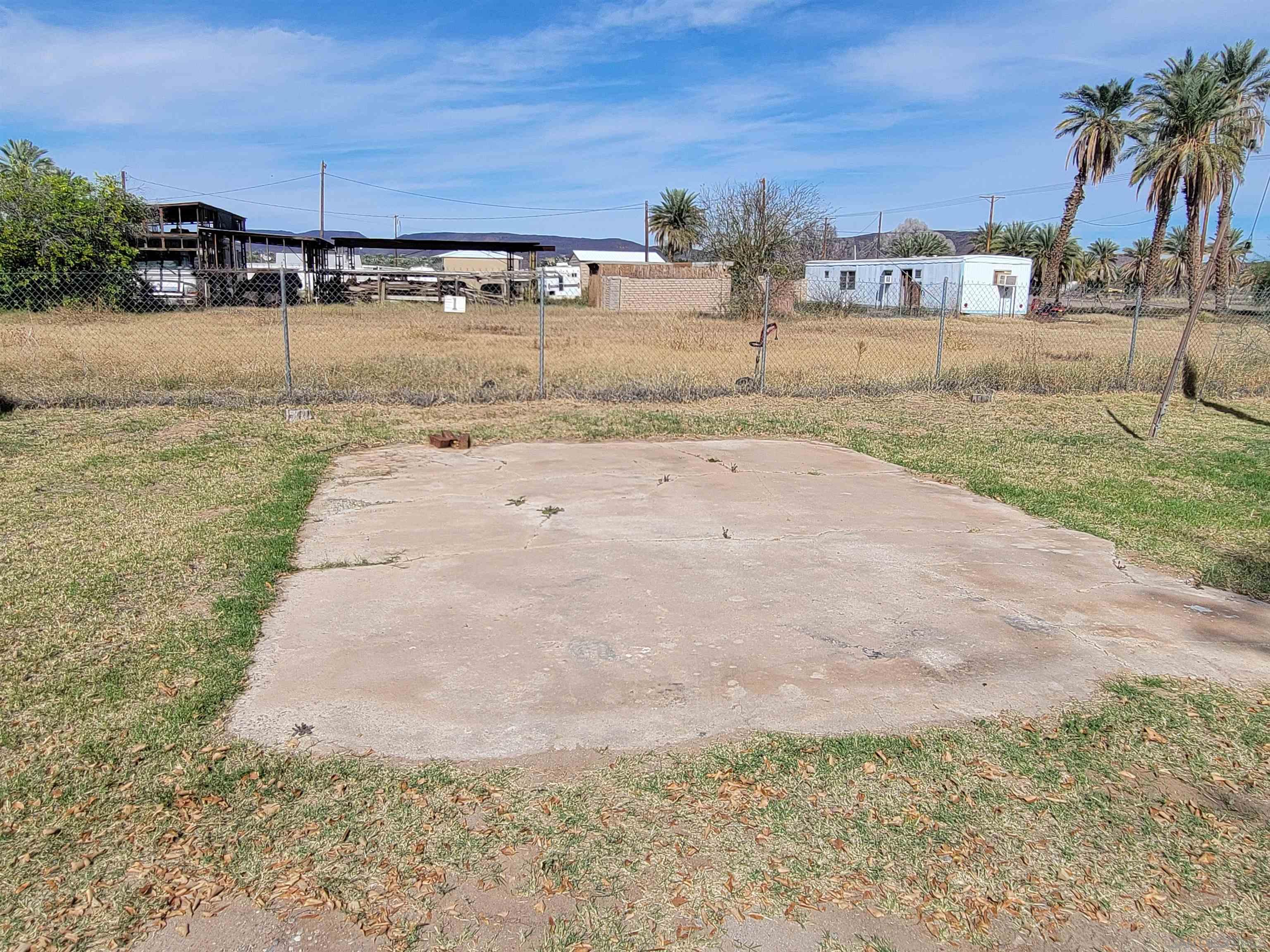 Detail Gallery Image 24 of 42 For 1425-1429  York Dr, –,  CA 92283 - – Beds | – Baths