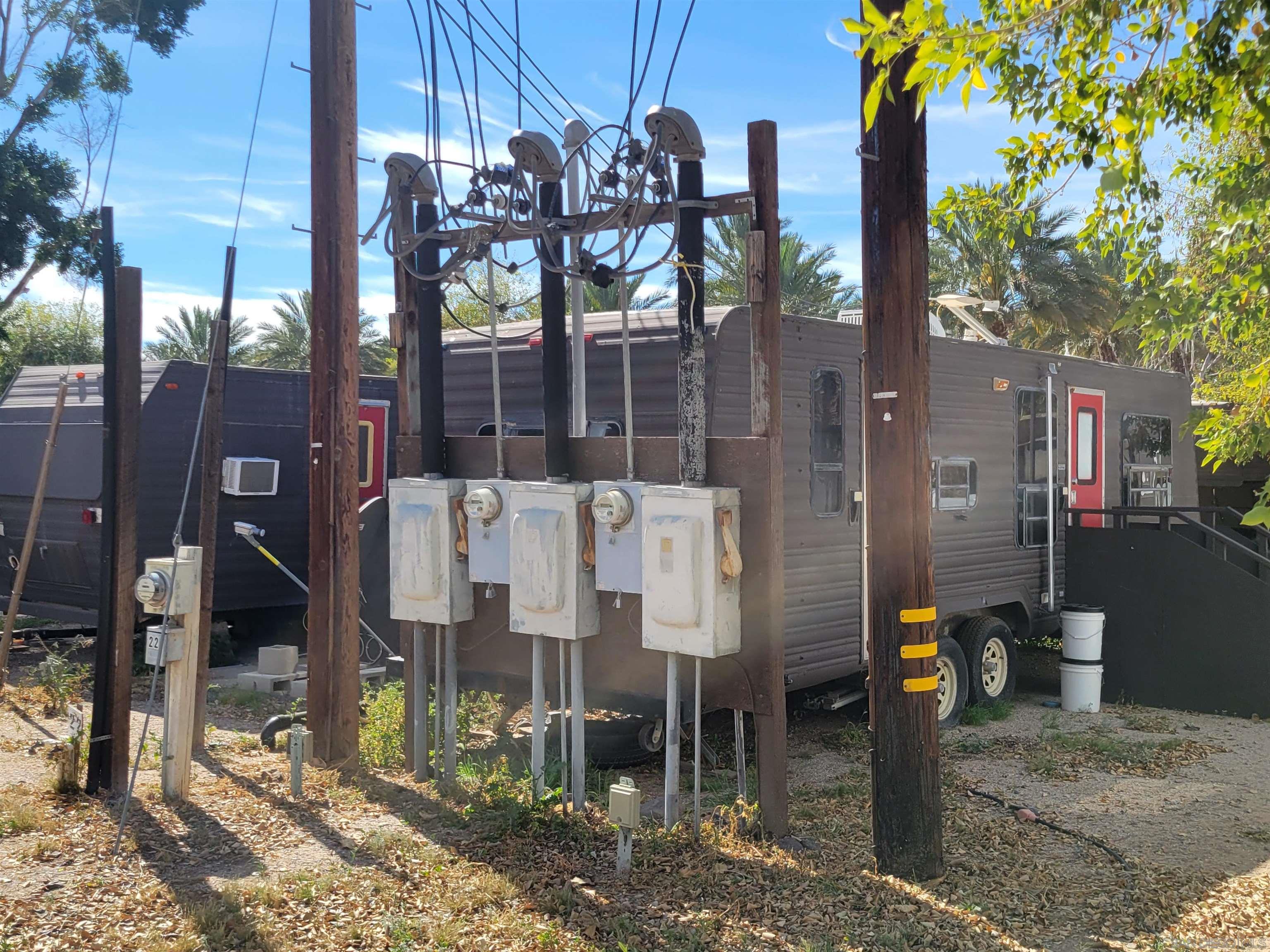 Detail Gallery Image 27 of 42 For 1425-1429  York Dr, –,  CA 92283 - – Beds | – Baths