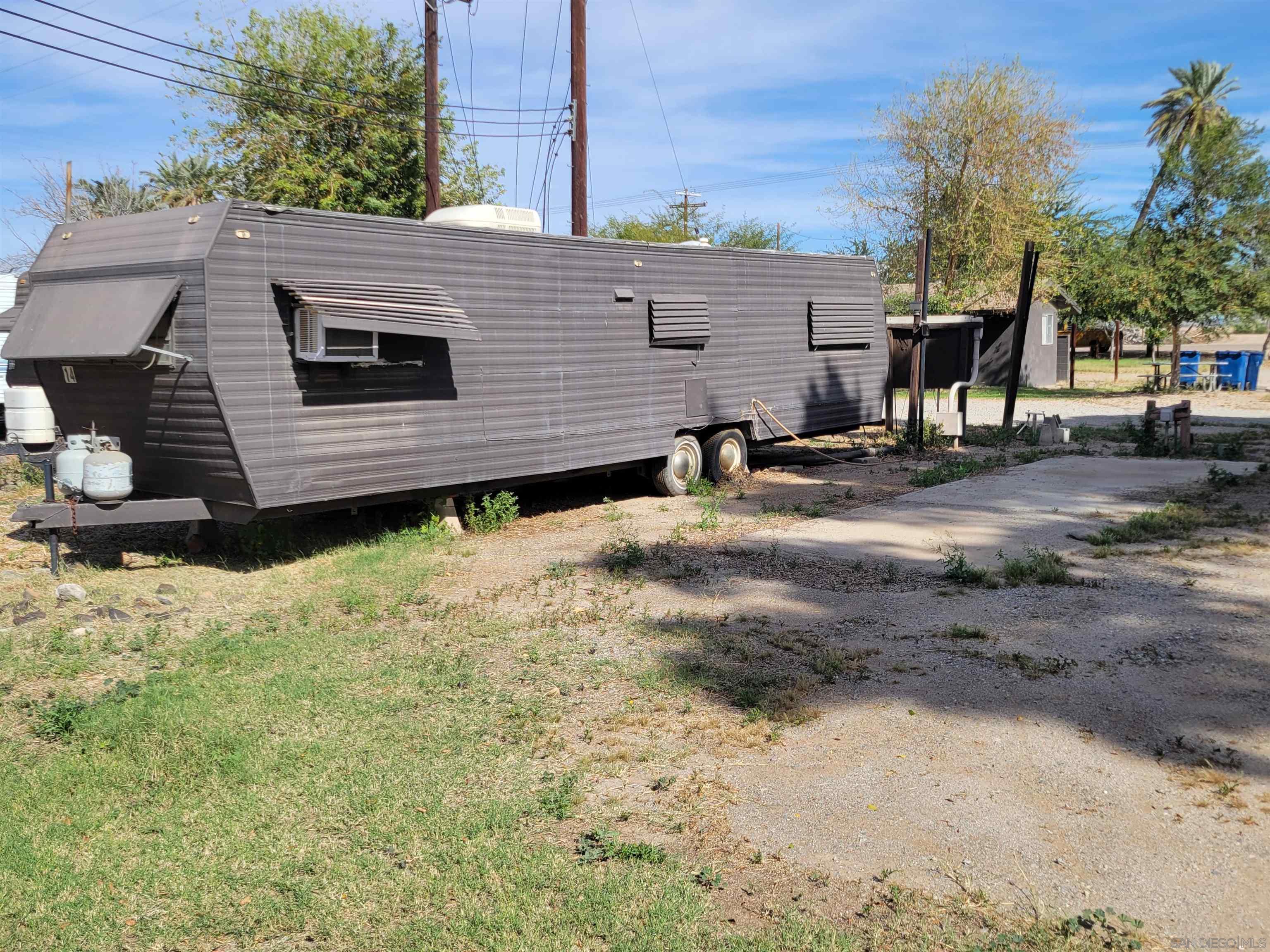 Detail Gallery Image 37 of 42 For 1425-1429  York Dr, –,  CA 92283 - – Beds | – Baths