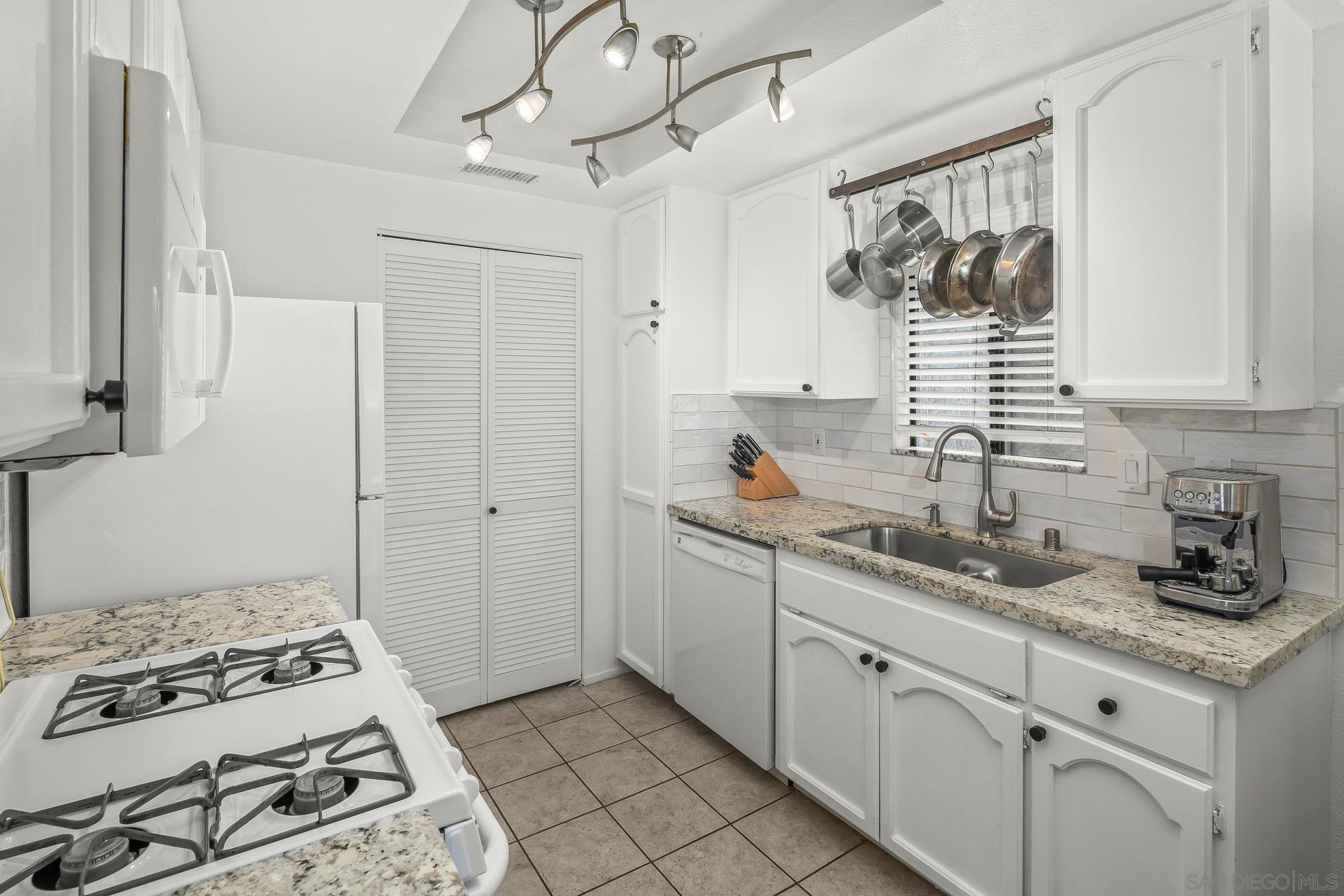 Detail Gallery Image 22 of 43 For 4375  Van Dyke Avenue  #1,  San Diego,  CA 92105 - 2 Beds | 2 Baths