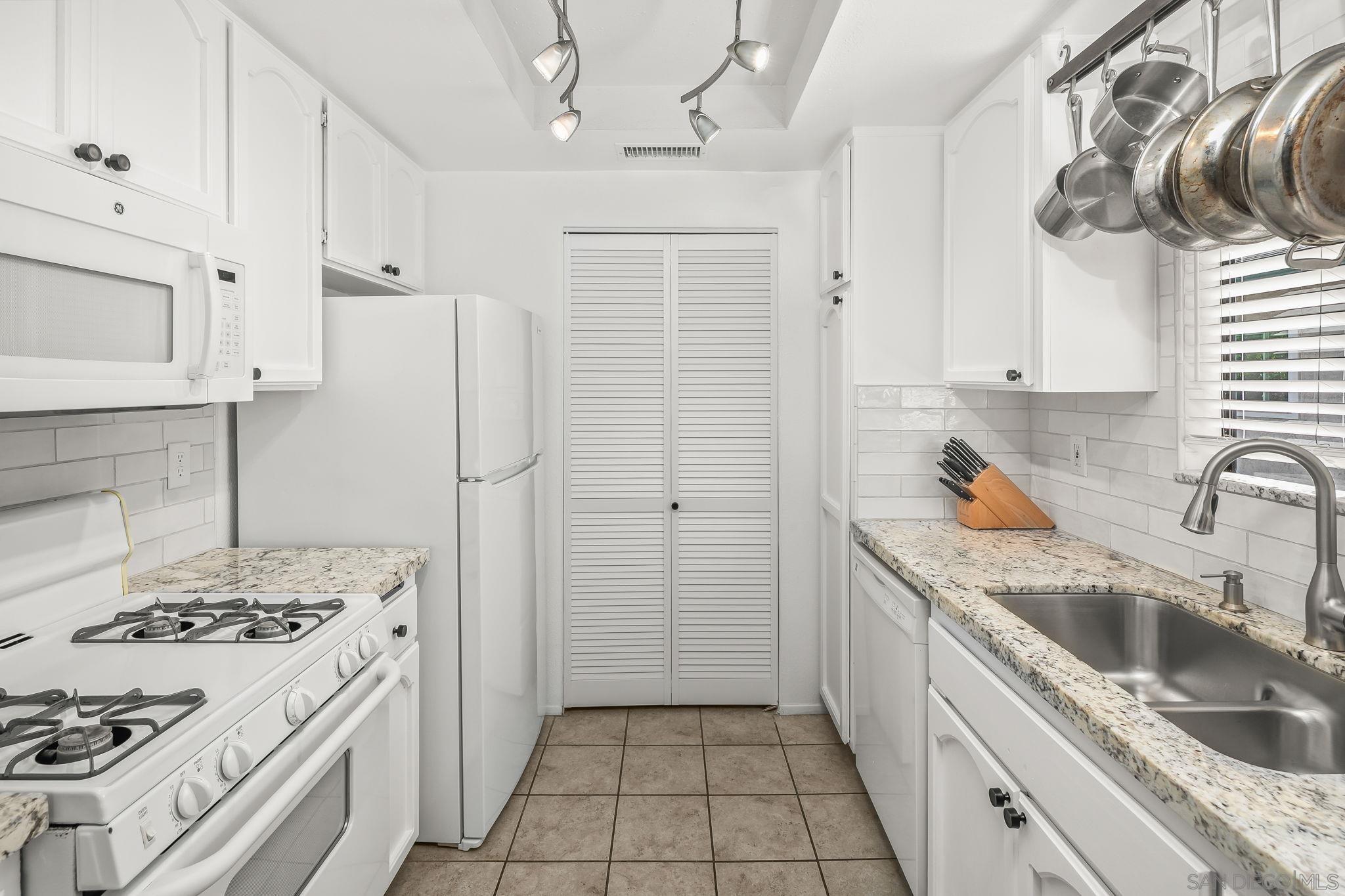 Detail Gallery Image 23 of 43 For 4375  Van Dyke Avenue  #1,  San Diego,  CA 92105 - 2 Beds | 2 Baths