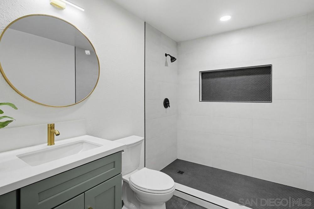 Detail Gallery Image 25 of 31 For 8402  Lockland Court, Spring Valley,  CA 91977 - 5 Beds | 3 Baths