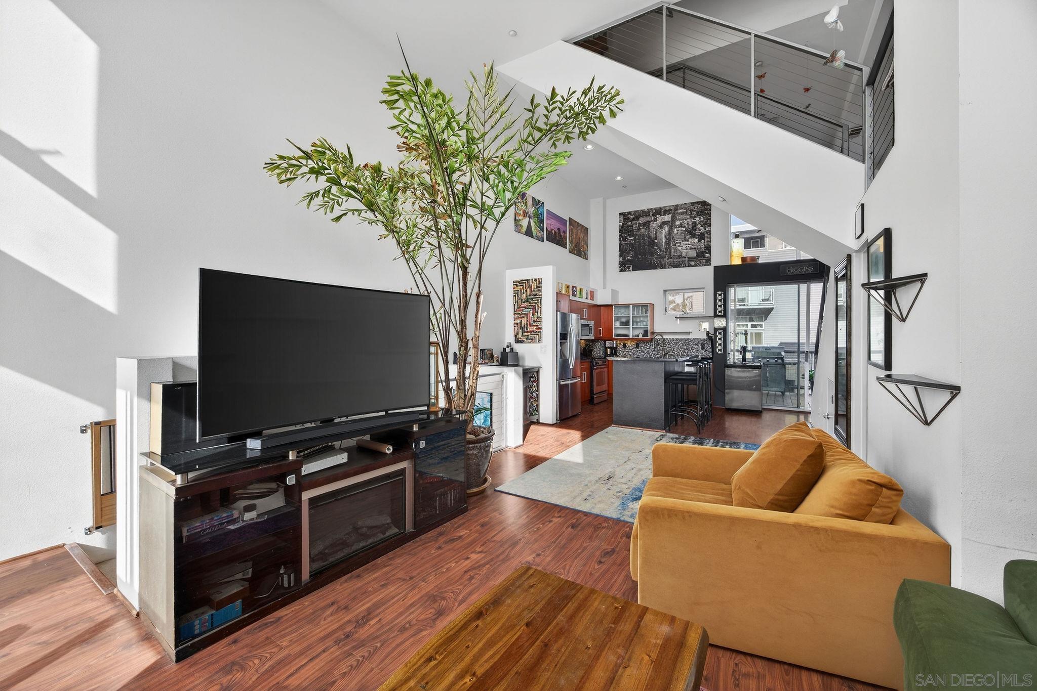 Detail Gallery Image 5 of 44 For 1712  National Ave, San Diego,  CA 92113 - 4 Beds | 3/1 Baths