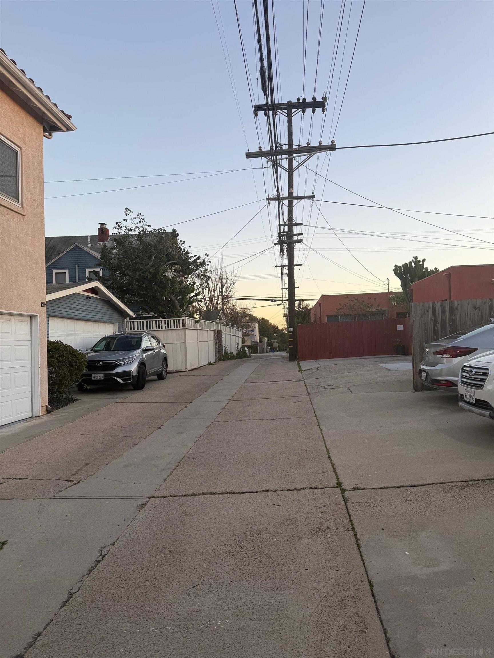 Detail Gallery Image 2 of 7 For 3830  Front Street, San Diego,  CA 92103 - – Beds | – Baths